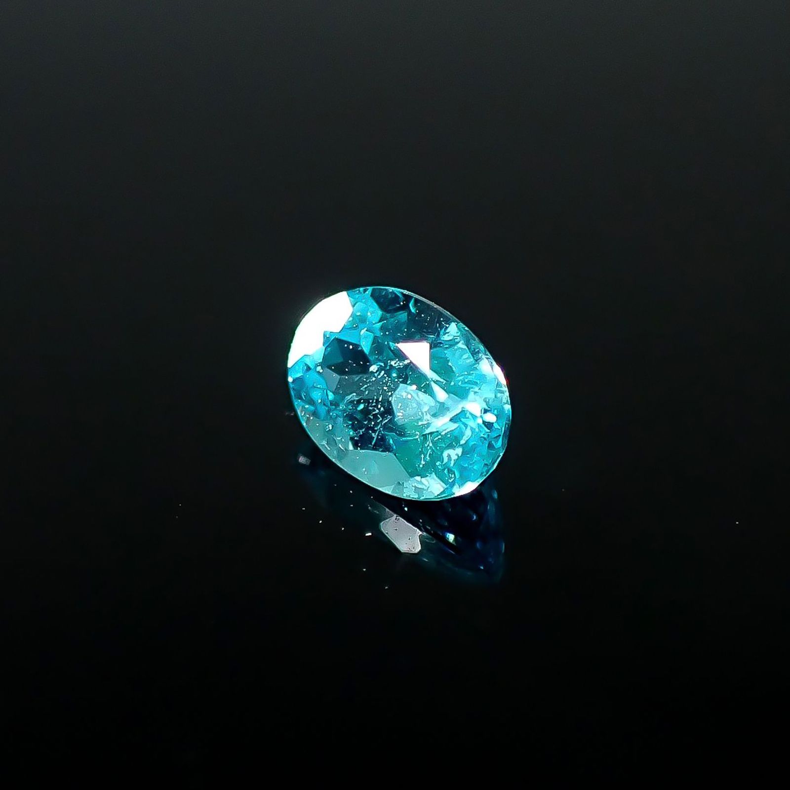 パライバトルマリン(宝石名トルマリン/別名パライバ・トルマリン)ブラジル・キントス鉱山産 GIA鑑付 0.29ct / 4.98x3.53mm前後 [251031353]