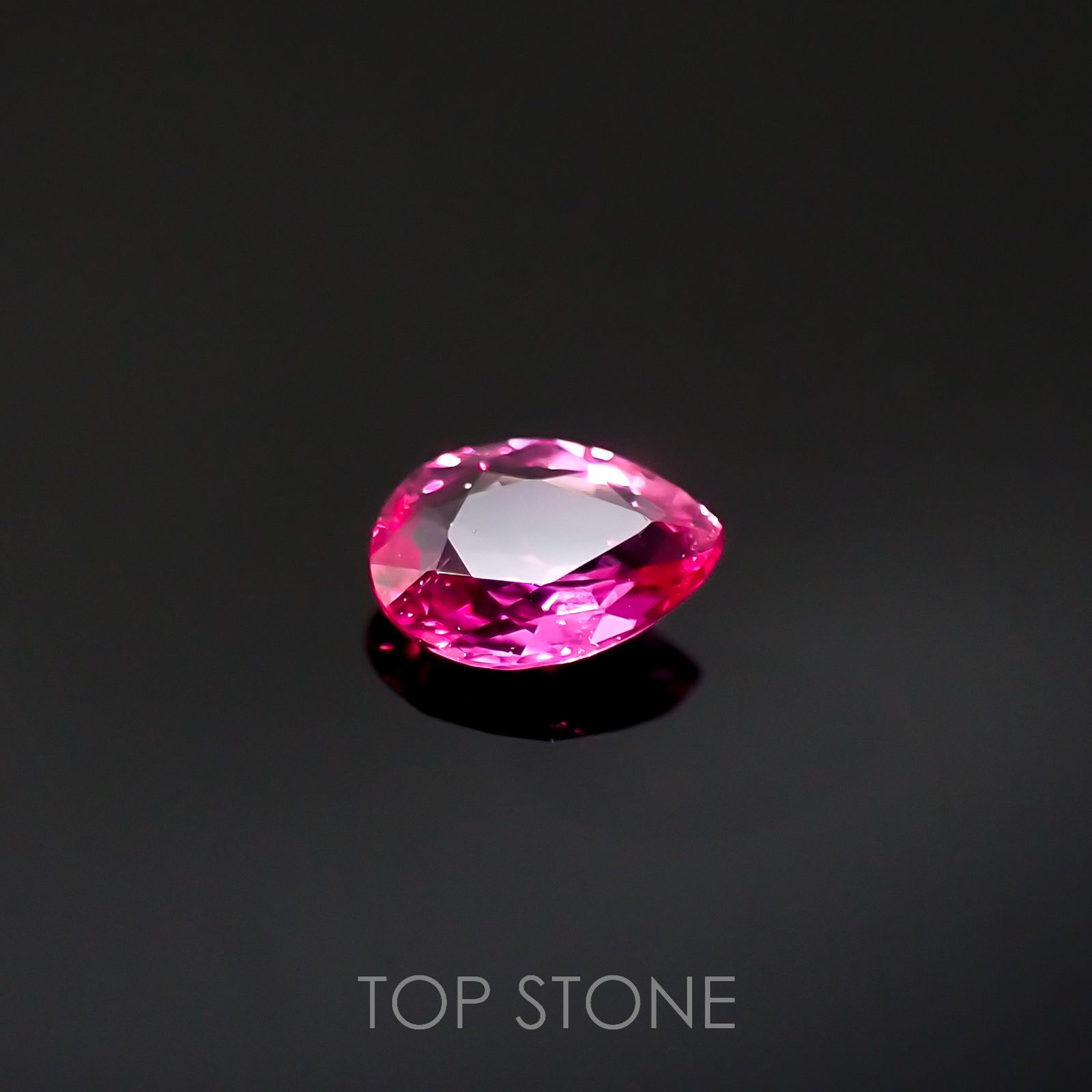 ルビー(宝石名ルビー)モザンビーク産 0.12ct 識別済[220616093]3.5x2.6mm前後