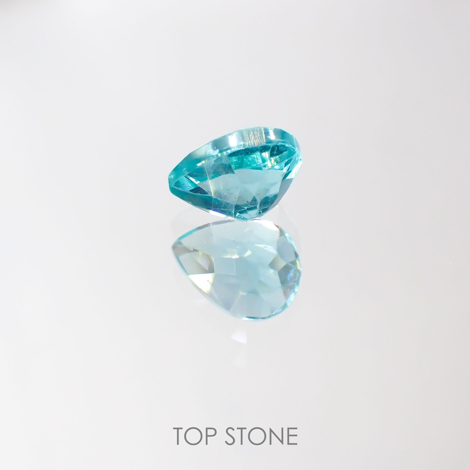 アパタイト(宝石名アパタイト) マダガスカル産 0.88ct 識別済[211013525]6.6×5mm前後