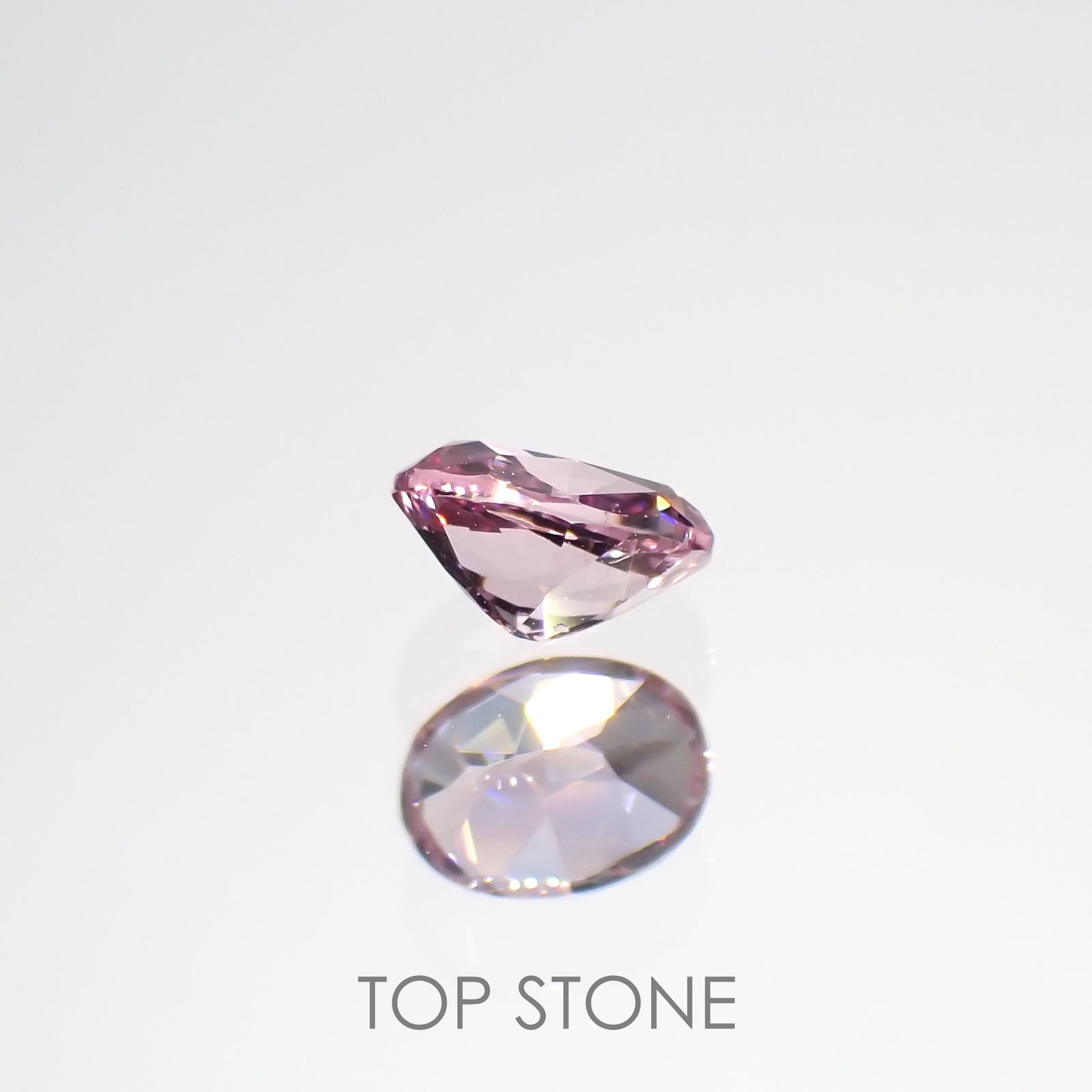 カラーシフトマラヤガーネット(宝石名ガーネット)タンザニア産 0.23ct 識別済[220515840]3.9x3mm前後