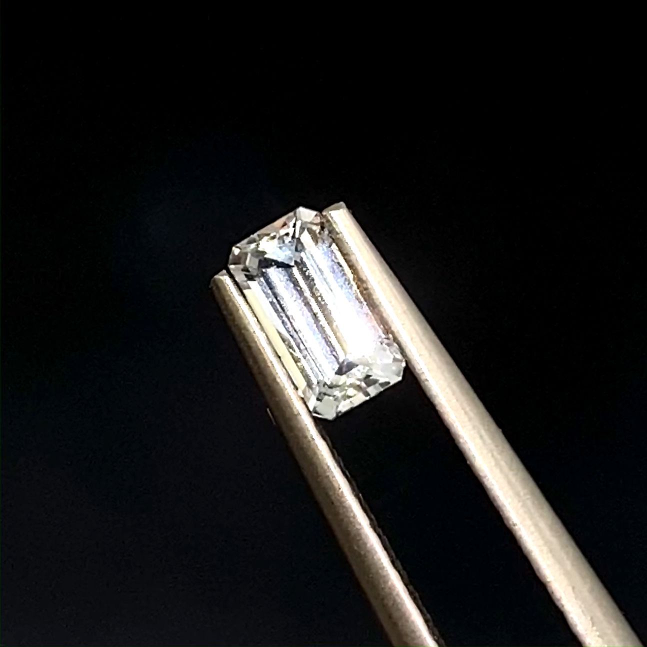 ジェレメジェバイト(宝石名エレメジェバイト)ナミビア産 0.37ct 識別済