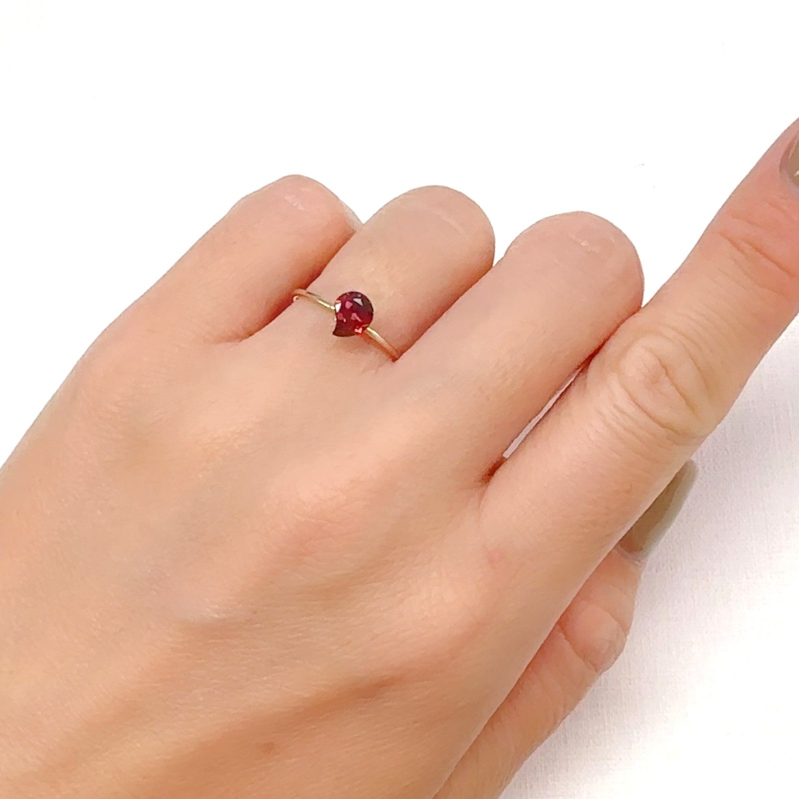 ◇カスタムカット◇パイロープアルマンディンガーネット モザンビーク産 0.84ct[240928955]6.4x5.2mm前後