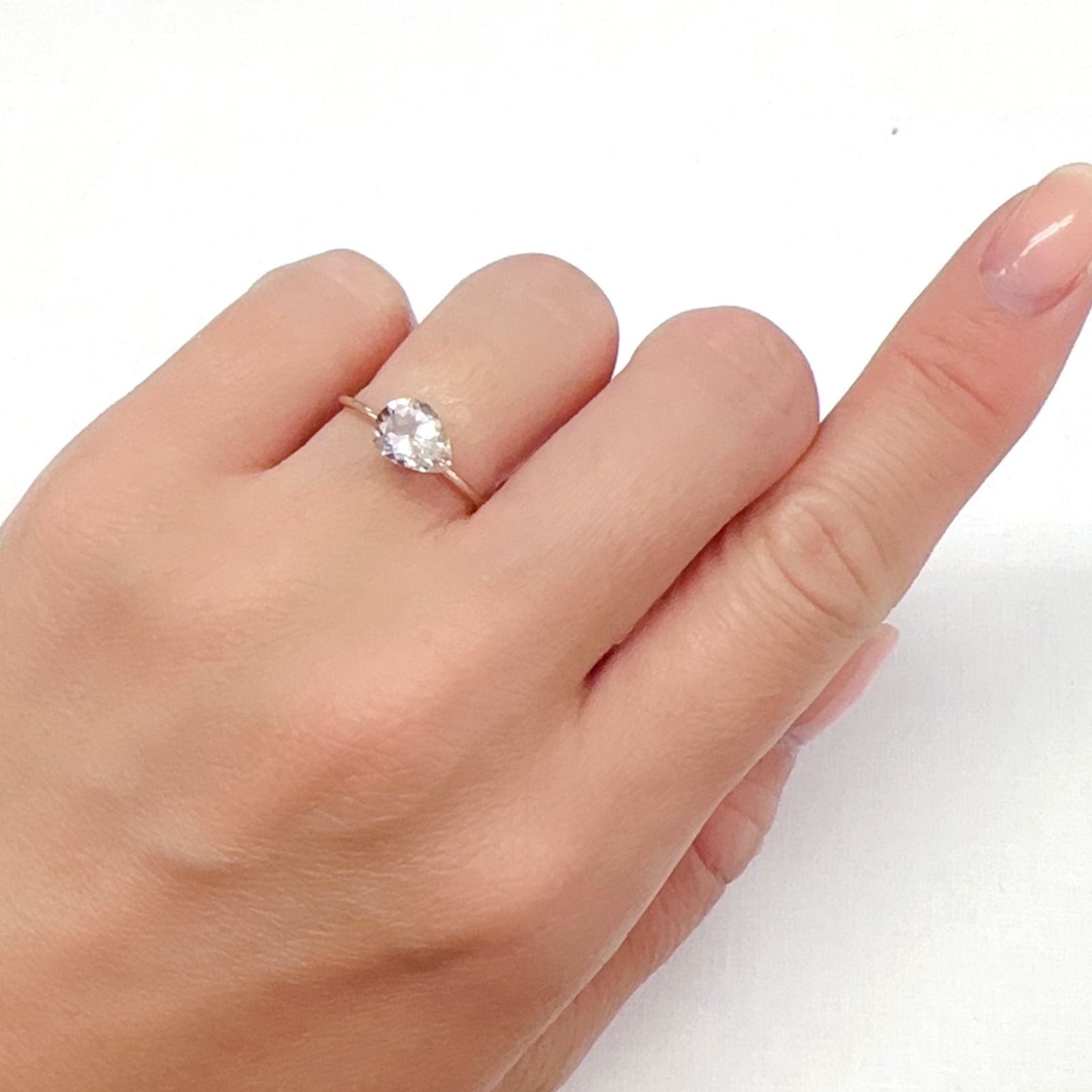 モルガナイト ナイジェリア産 0.93ct[240427163]8.2x6.3mm前後