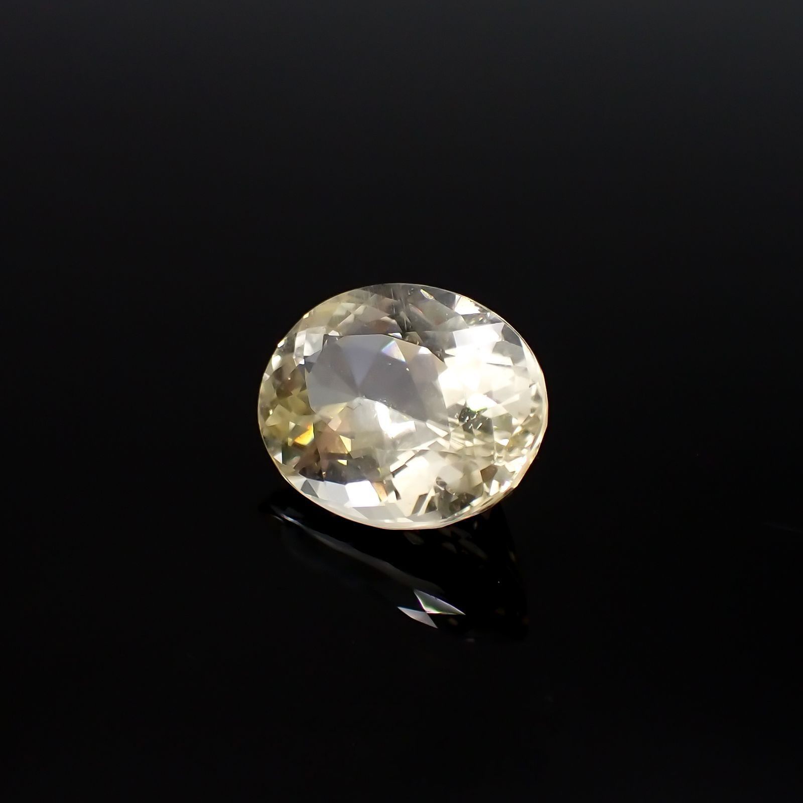 イエローユークレース(宝石名イエロー・ユークレース)ブラジル産 ソ付(彩珠) 12.494ct / 16.7x13.1mm前後 [220918079]