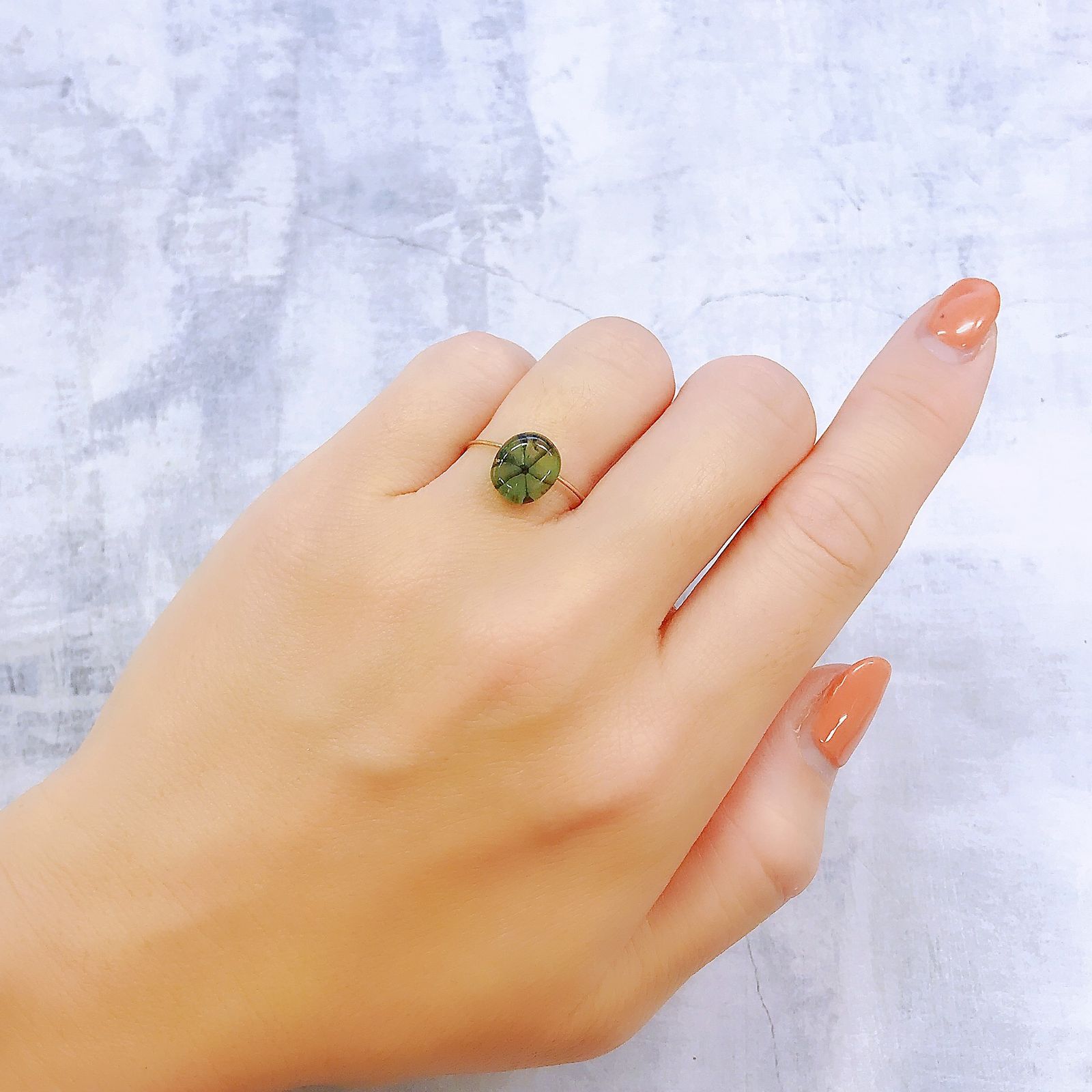 トラピッチェエメラルド(宝石名トラピッチェ・エメラルド)コロンビア・ムゾー鉱山産 2.714ct ソ付(彩珠)[221018886]9.3x8.1mm前後