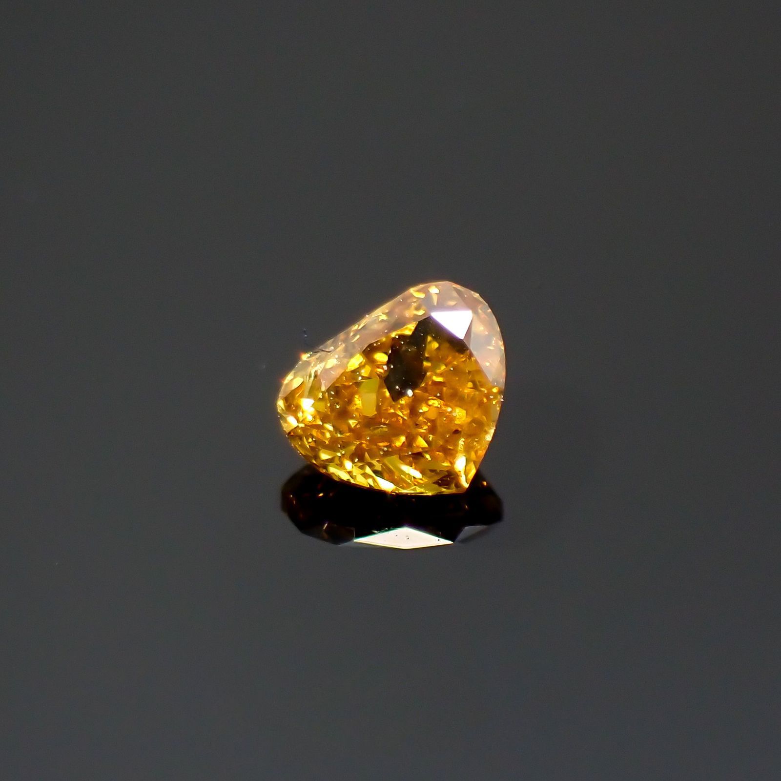 イエローダイヤモンド SI-2 / FANCY DEEP ORANGY YELLOW(宝石名ダイアモンド) 0.129ct ソ付(CGL)[220115143]2.87x3.42mm前後
