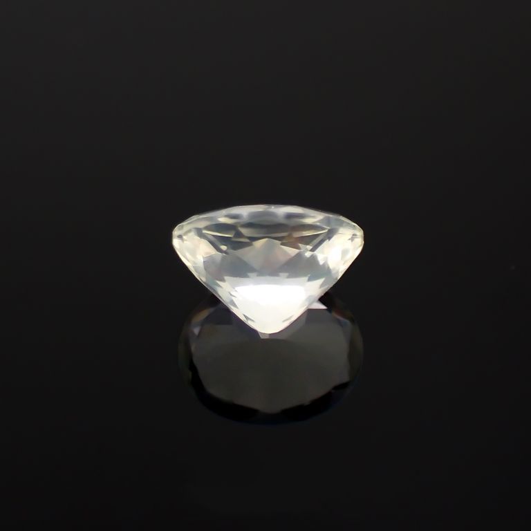 リューサイト(宝石名リューサイト)イタリア産 0.608ct ソ付(彩珠)[221119032]6.2x5.1mm前後