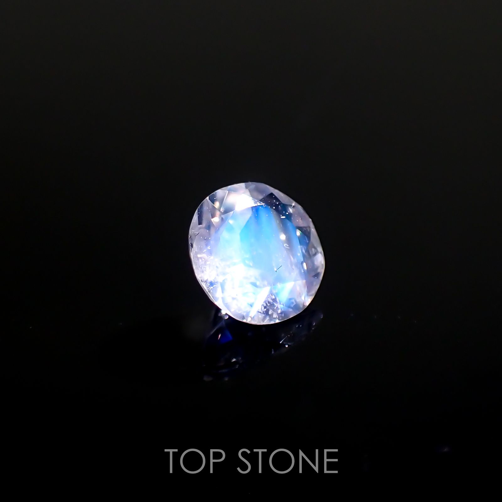 レインボームーンストーン(宝石名ラブラドライト)タンザニア産 0.65ct 識別済[220516039]6.1x6mm前後