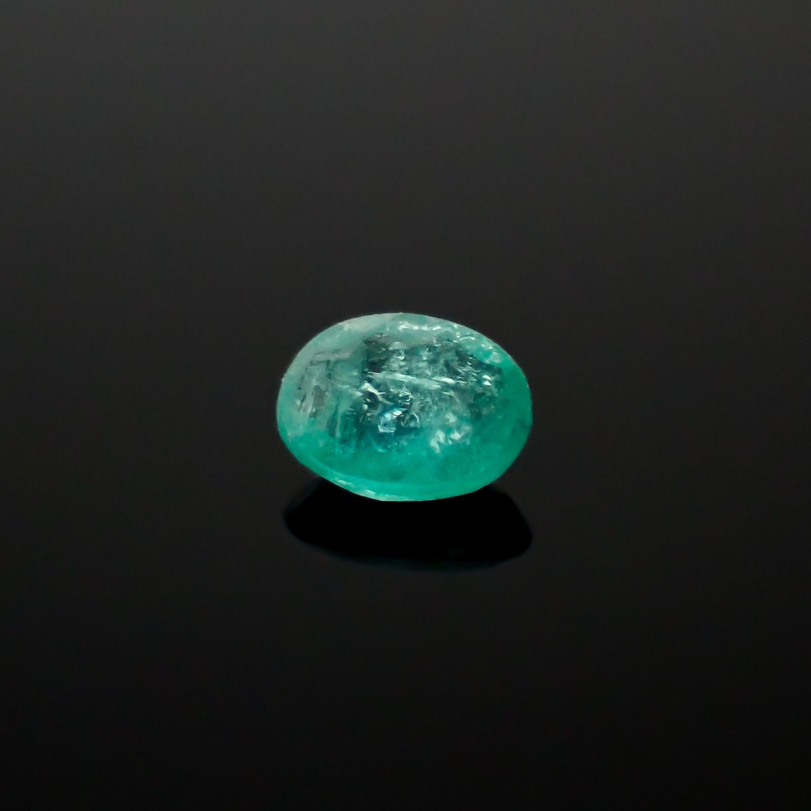 パライバトルマリン ブラジル・パライバ州バターリャ鉱山産 0.13ct[240928796]3.7x2.8mm前後