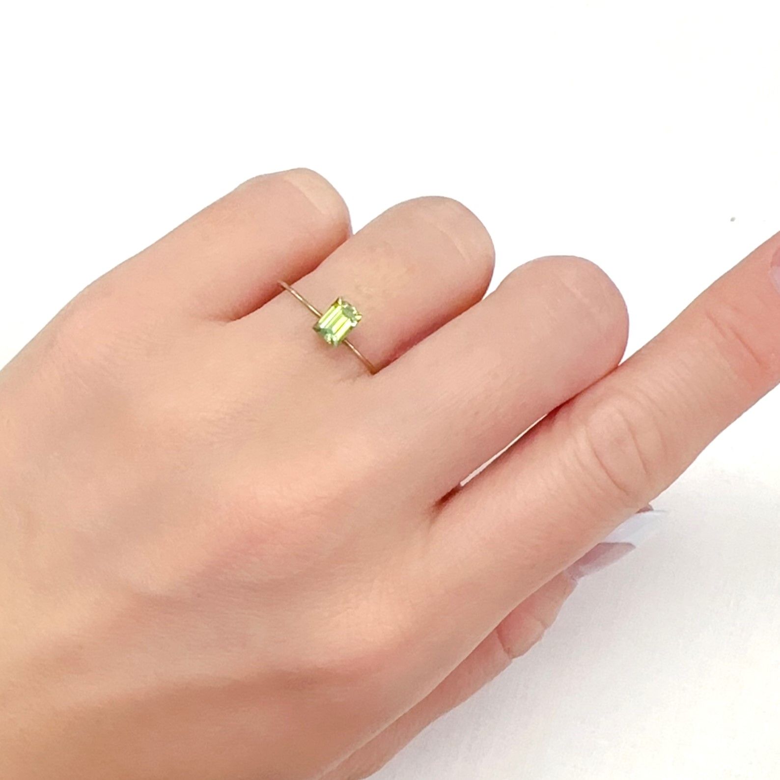 デマントイドガーネット ロシア産 0.65ct[231224555]5.5x3.8mm前後