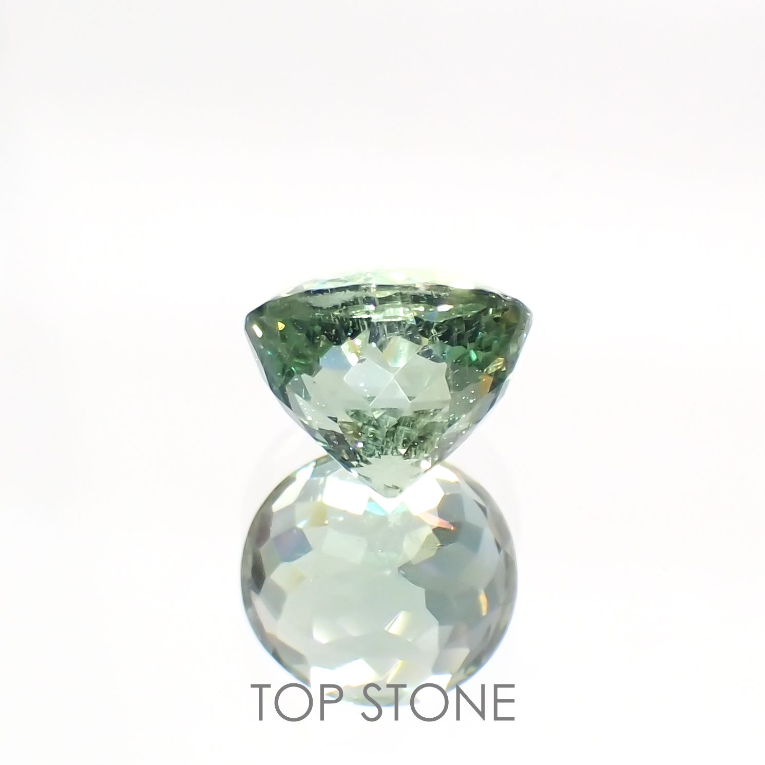 グリーンアパタイト(宝石名アパタイト) マダガスカル産 1.97ct 識別済[20106874]7.4×6.9mm前後
