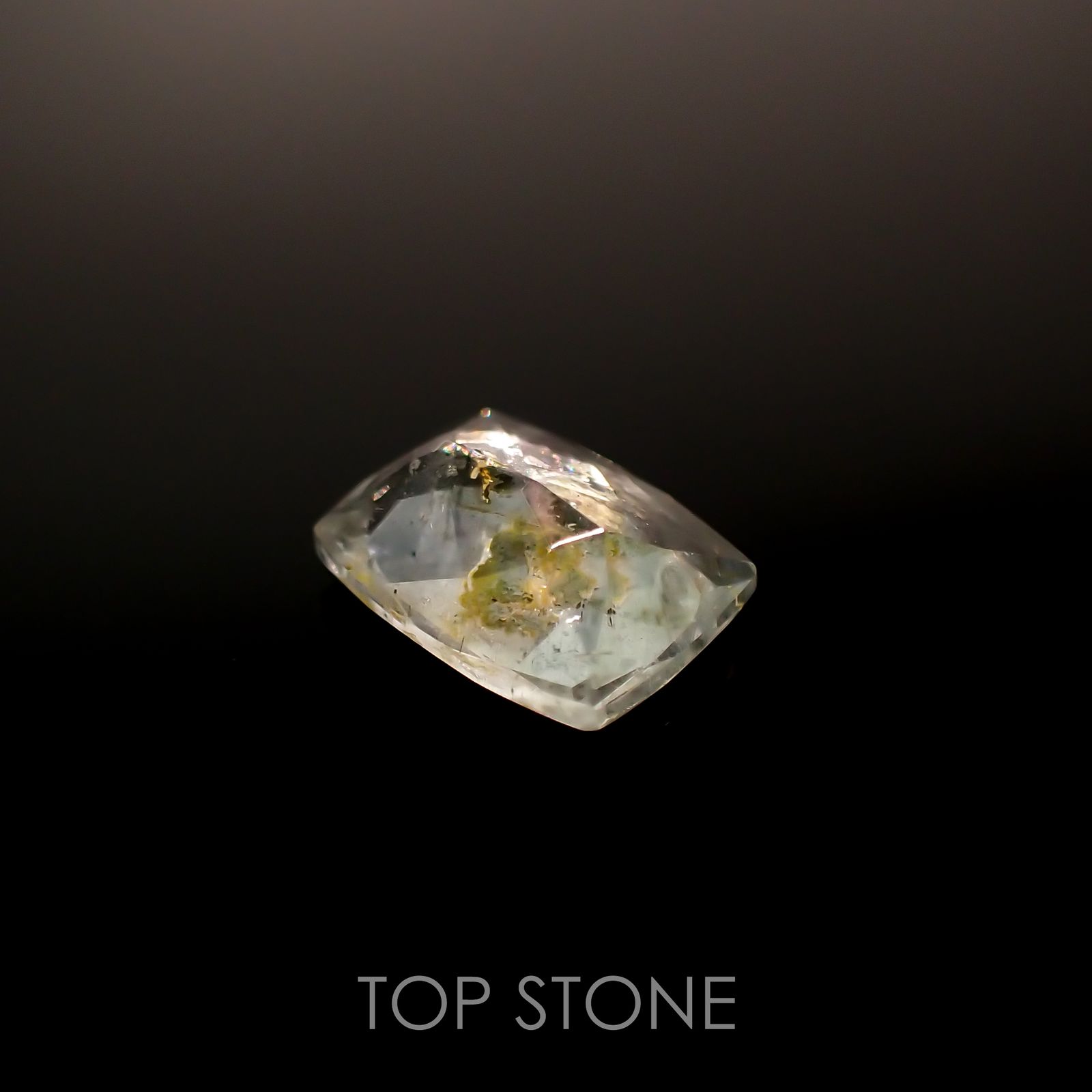 オーロラアクアマリン ブラジル産 ルース 1.4ct[210812712]8.6×6.5mm前後