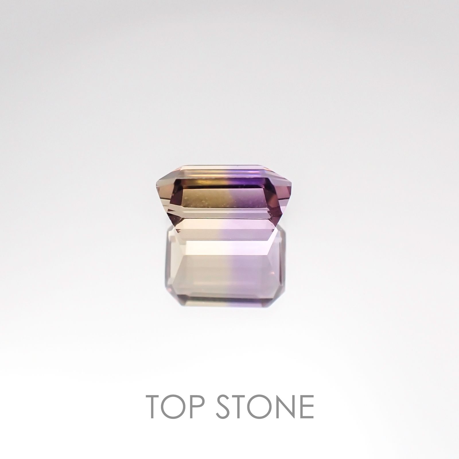 アメトリン(宝石名バイカラー・クォーツ/別名アメトリン) ボリビア産 2.16ct 識別済[20106888]8.7×6.8mm前後