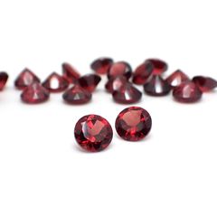 ◇ランダムセレクト◇パイロープアルマンディンガーネット モザンビーク産 約1.08ct / 6x6mm前後 [260532200]