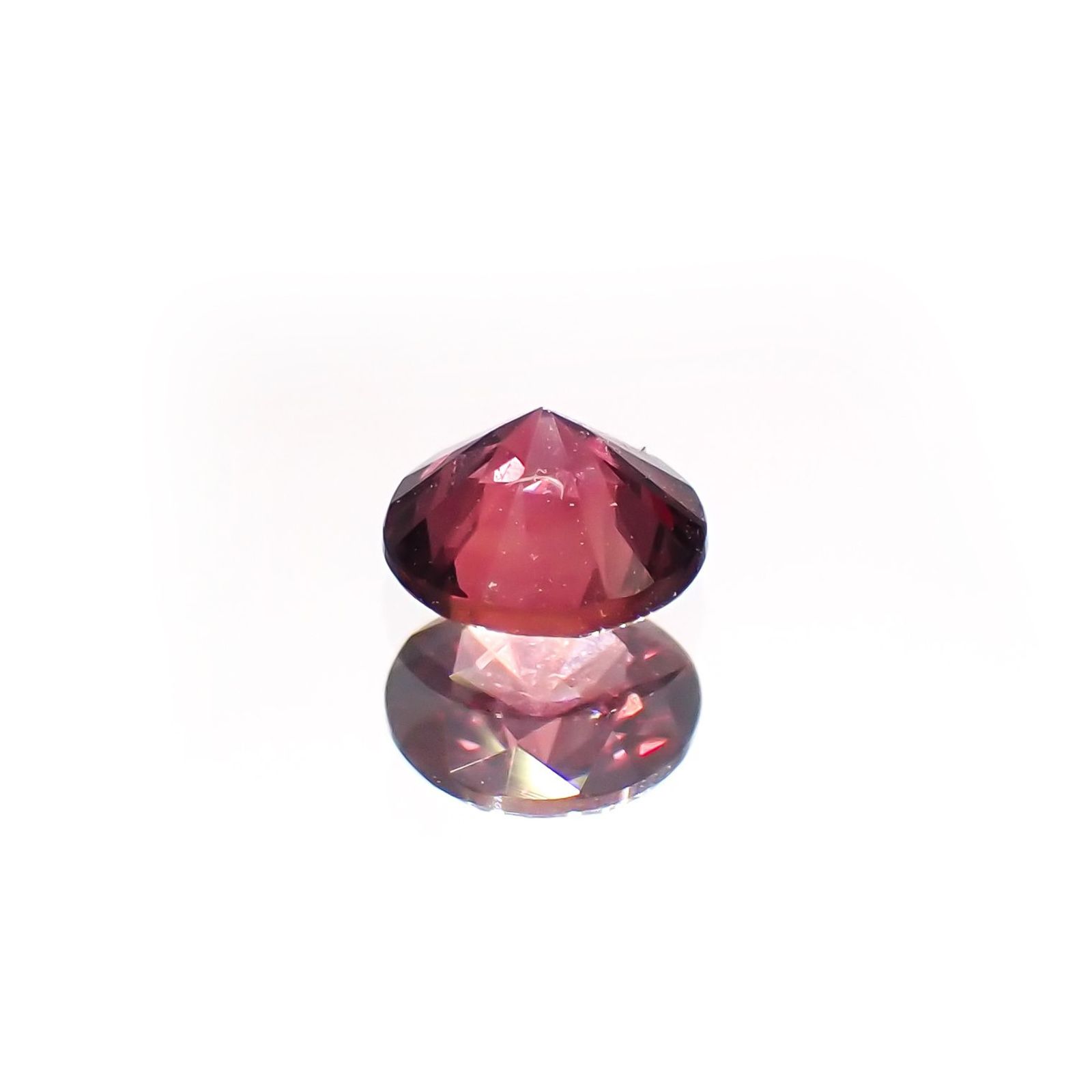 バーガンディーサファイア(宝石名サファイア)タンザニア産 識別済 0.40ct / 4.5x4.4mm前後 [220115035]