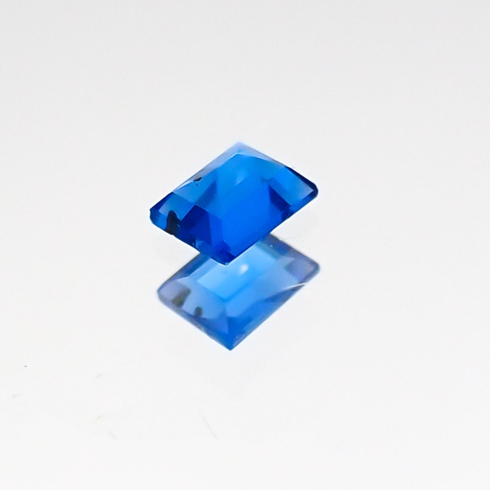 アウイナイト ドイツ産 ルース 0.038ct[20207656]2.3×1.9mm前後