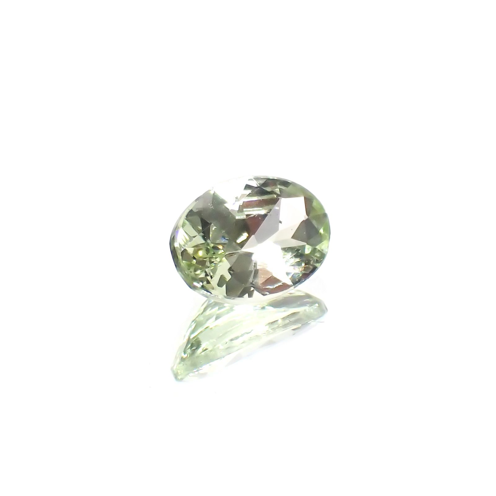 ミントガーネット タンザニア産 0.61ct / 6.5x4.5mm前後 [260223726]