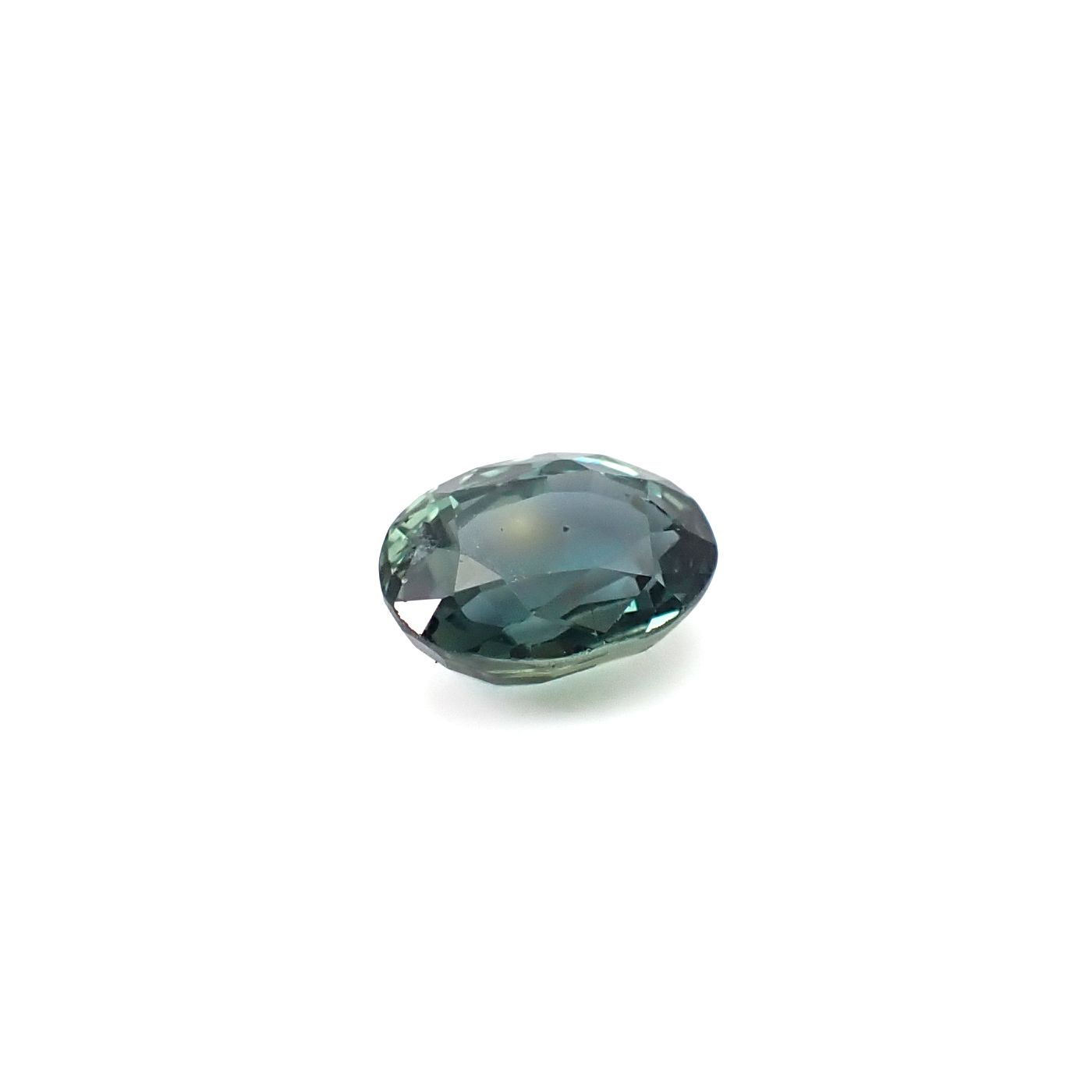 サファイア(宝石名サファイア) マダガスカル/スリランカ産 ソ付(彩珠) 1.768ct / 7.8x6mm前後 [260112473]