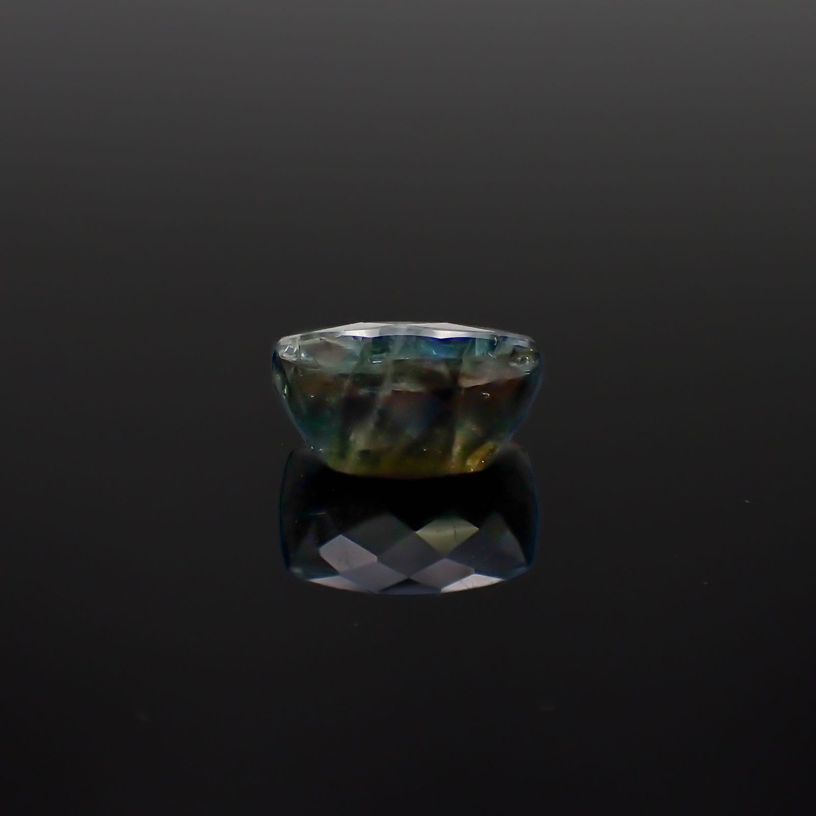 ゴールドシーンサファイア非加熱 ケニア産 9.97ct[230321339]14.2x9.1mm前後