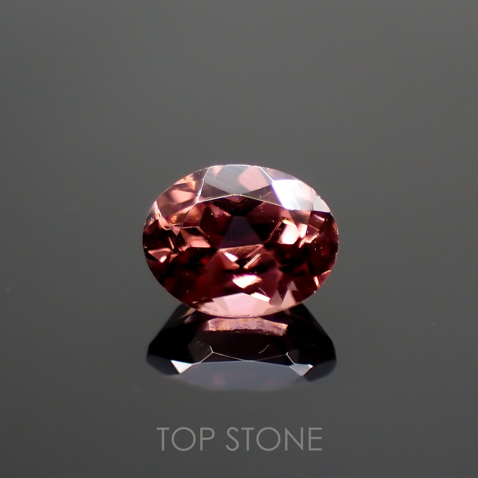 ピンクジルコン(宝石名ジルコン) スリランカ/カンボジア産/ 0.62ct 識別済[21069799]5.2×4.1mm前後