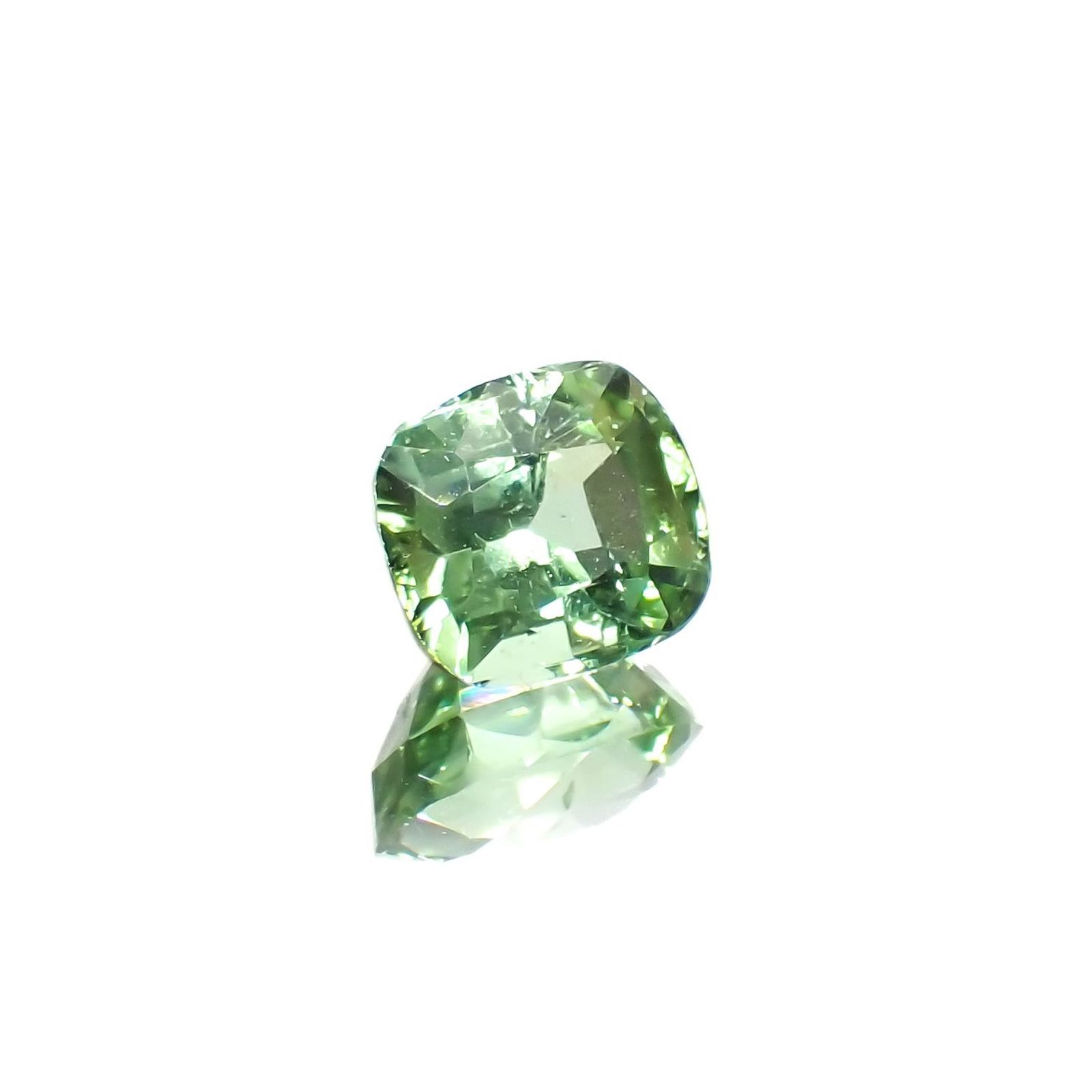 ミントトルマリン(宝石名トルマリン)アフガニスタン産 識別済 1.42ct / 6.9x6.1mm前後 [260320978]