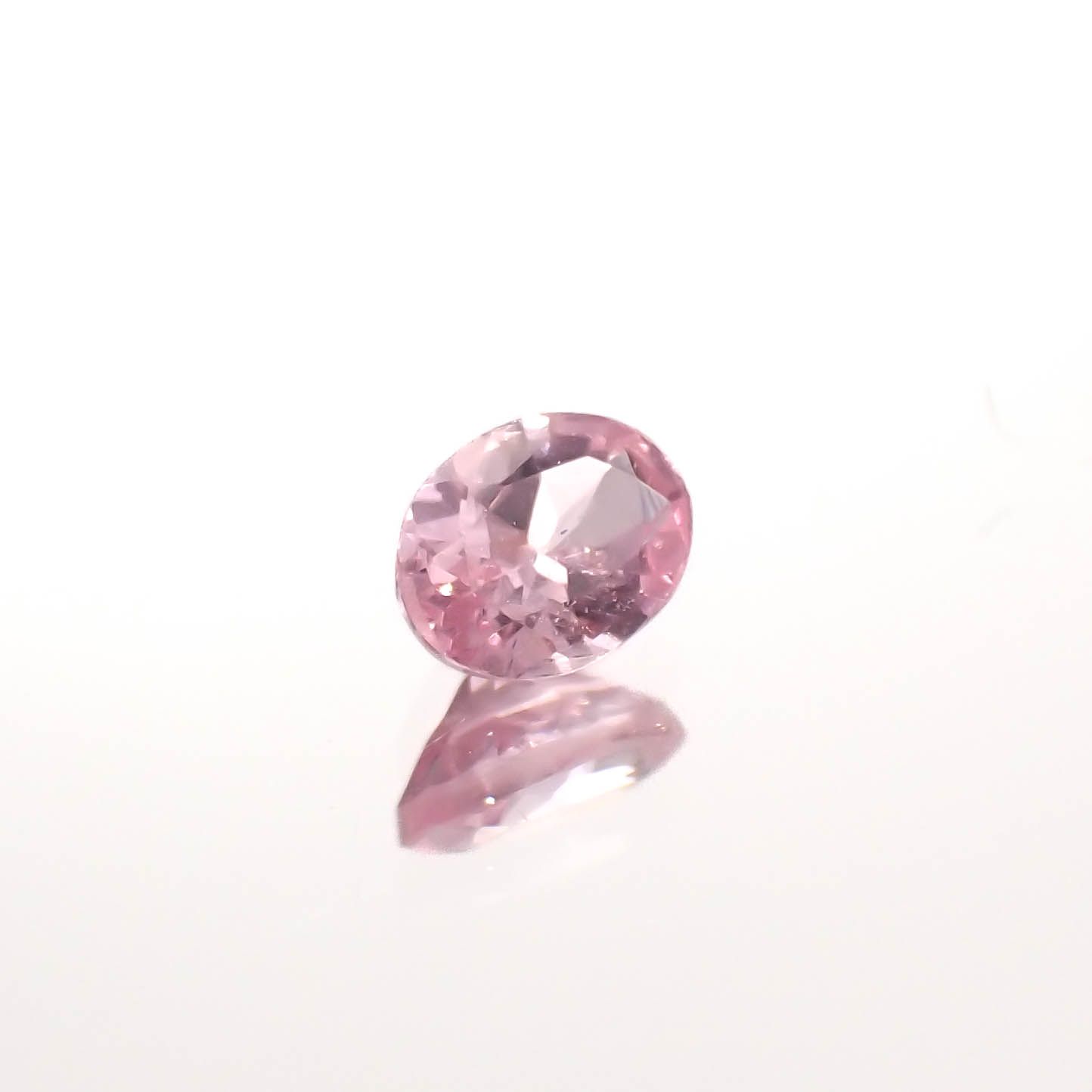 シルキーピンクスピネル タンザニア産 0.20ct[230421577]4x2.9mm前後