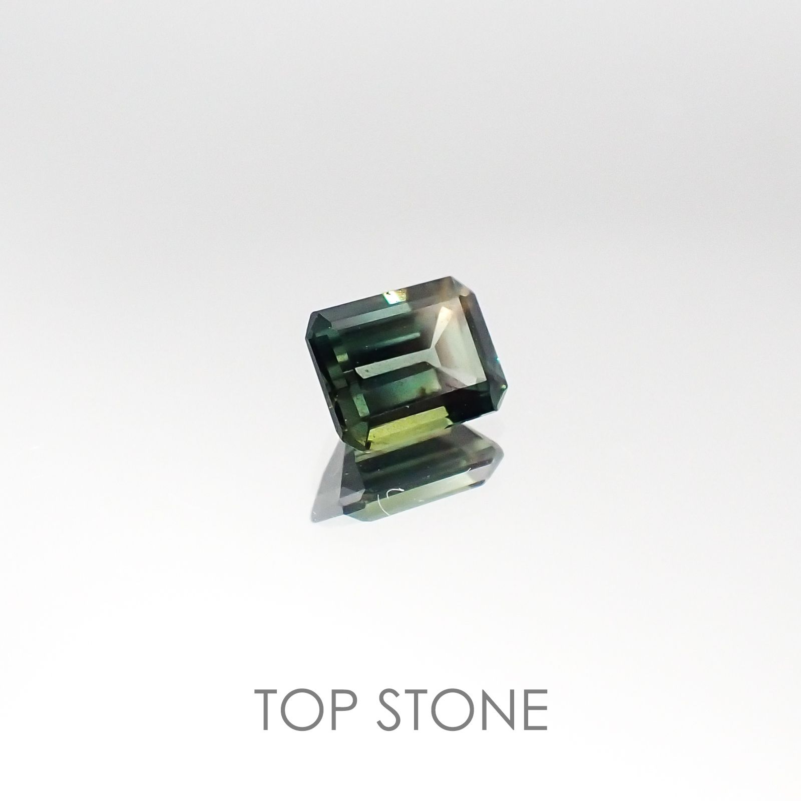 ゴールドシーンサファイア 非加熱 ケニア産 ルース 0.83ct[20095080]5.7×4.4mm前後