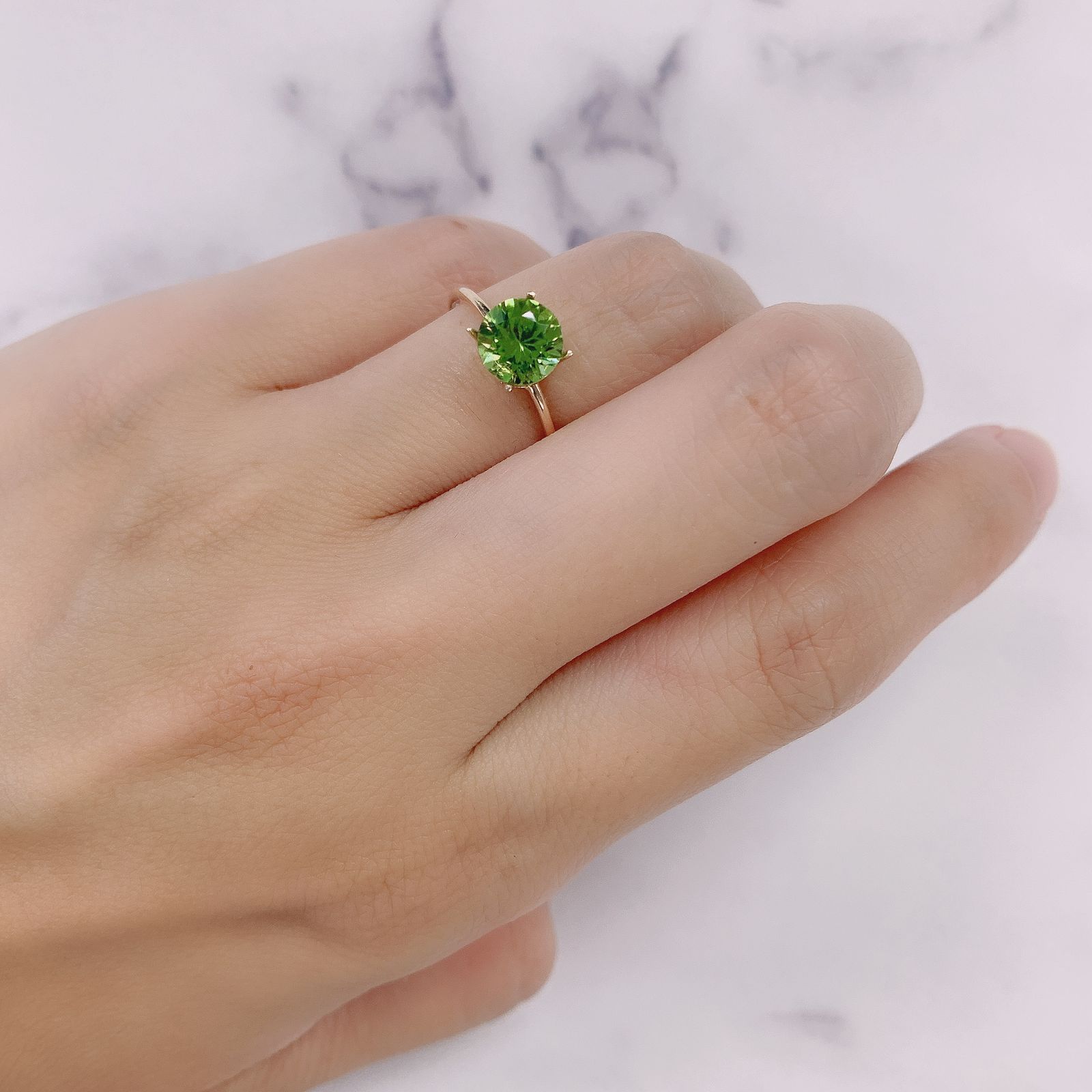 ペリドット(宝石名ペリドット) パキスタン産 1.06ct 識別済[210913076]6.4×6.4mm前後