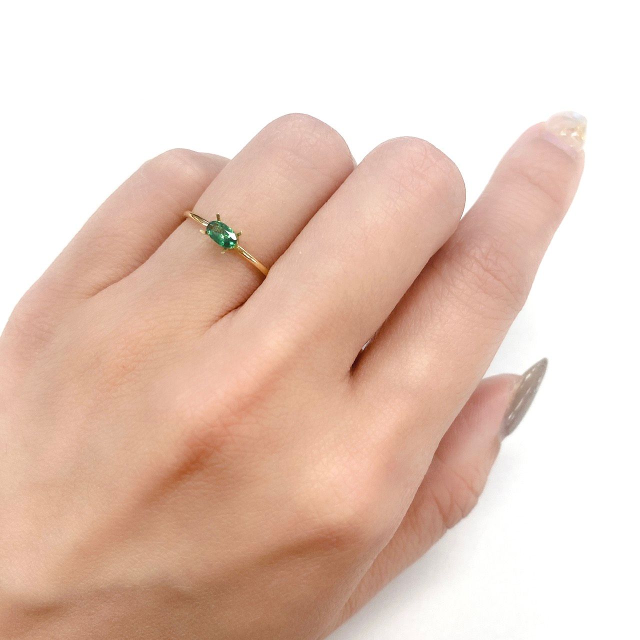 ツァボライト タンザニア産 ルース 0.22ct[21069918]4.8×2.9mm前後