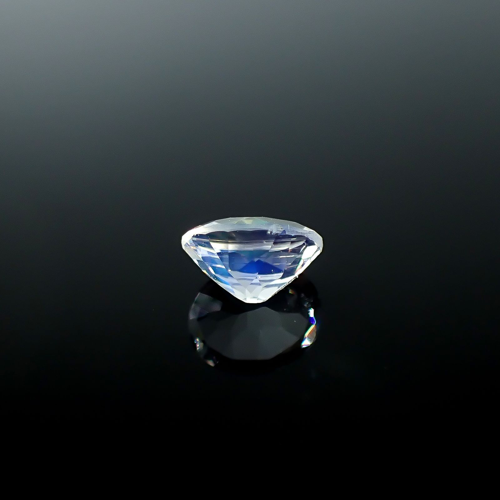 レインボームーンストーン タンザニア産 0.89ct [250730917]7.2x6mm前後