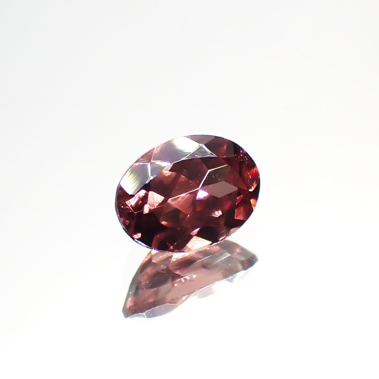 ピンクジルコン(宝石名ジルコン) スリランカ/カンボジア産/ 1.17ct 識別済[21059794]7.1×5.1mm前後