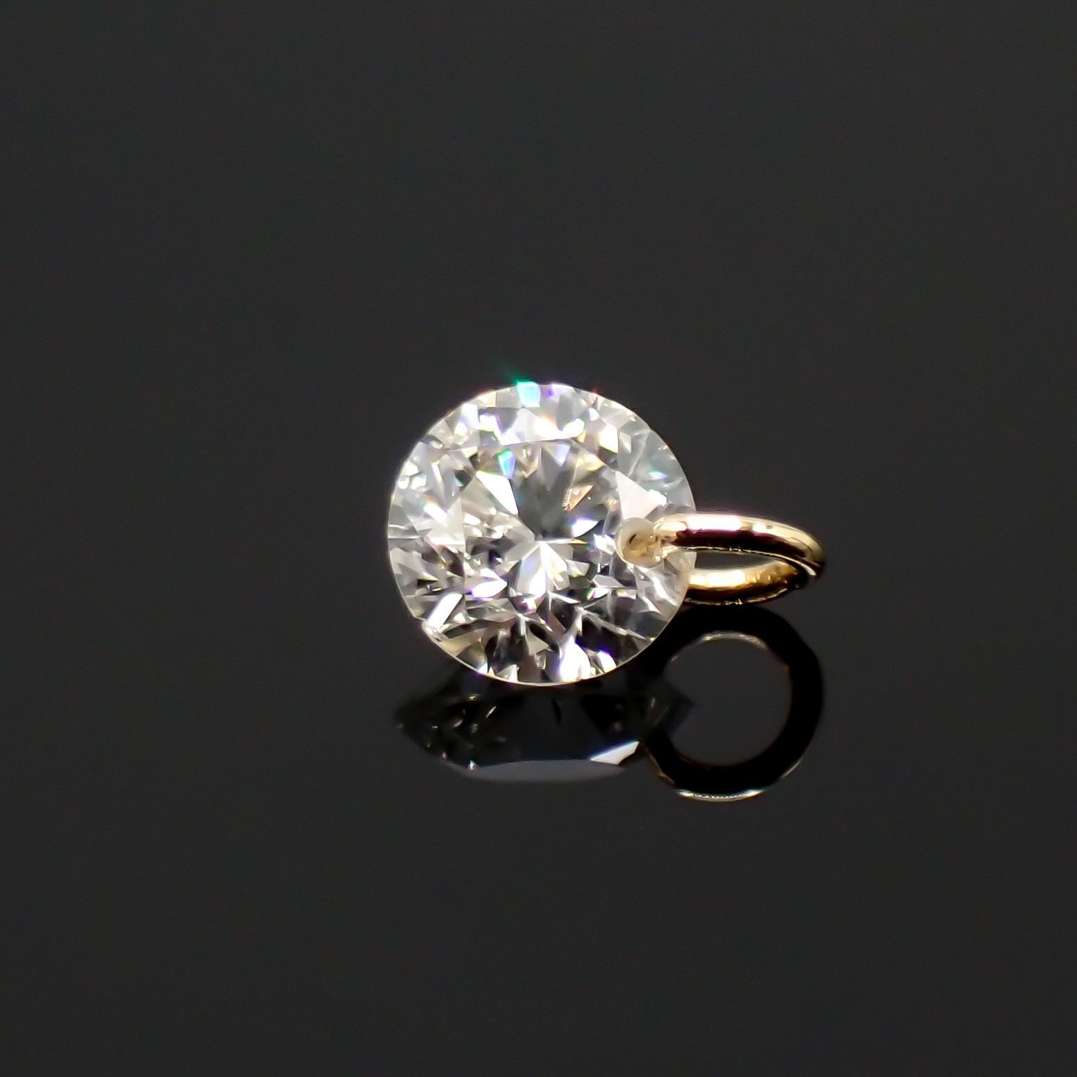 ◇La terre(ラ・テール)◇K18ダイヤモンドチャーム TTLC/SI(宝石名ダイアモンド) 0.099ct 識別済[220515749]2.6x2.6mm前後