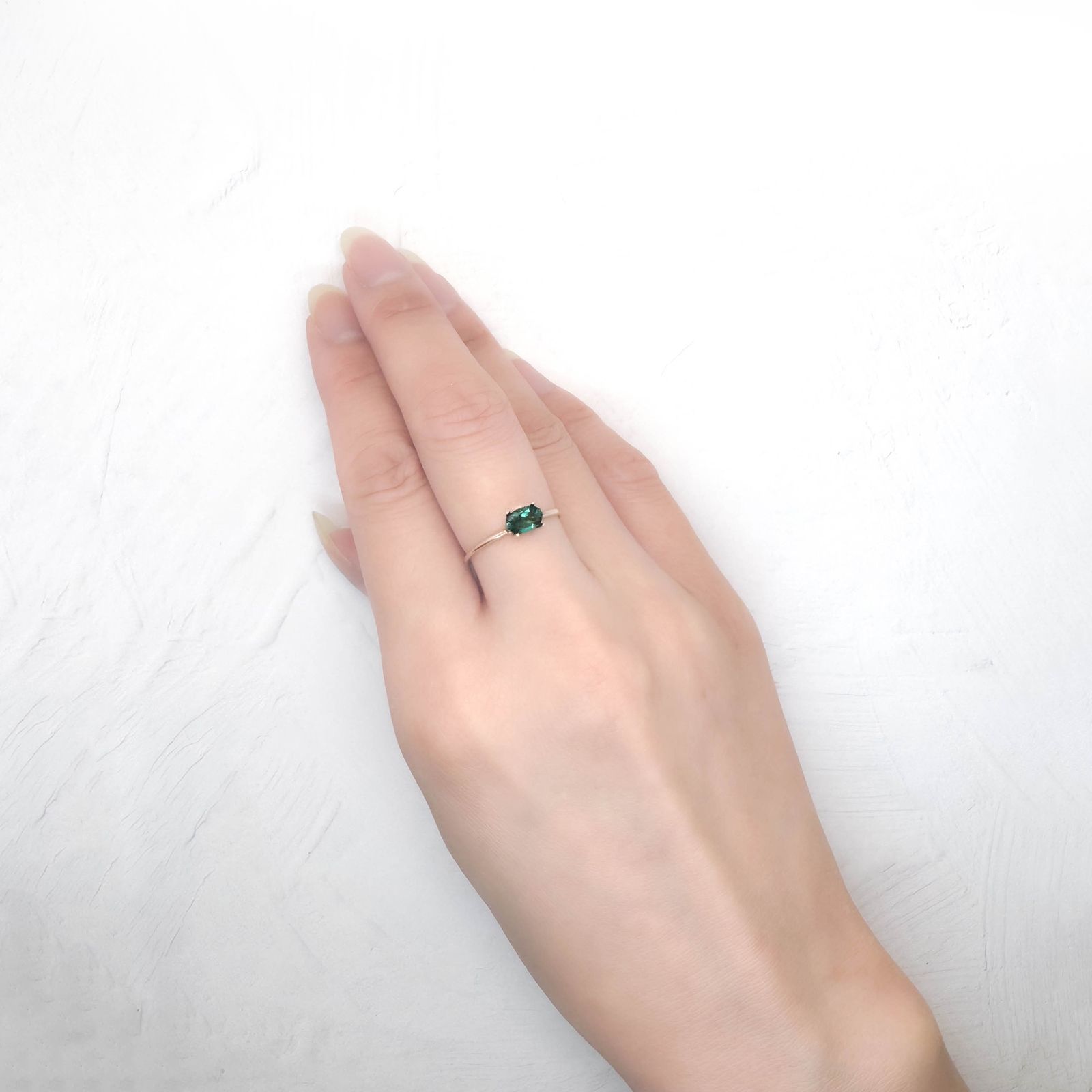 ノーブルモロキサイト マダガスカル産 0.45ct [250931094]6.2x4mm前後