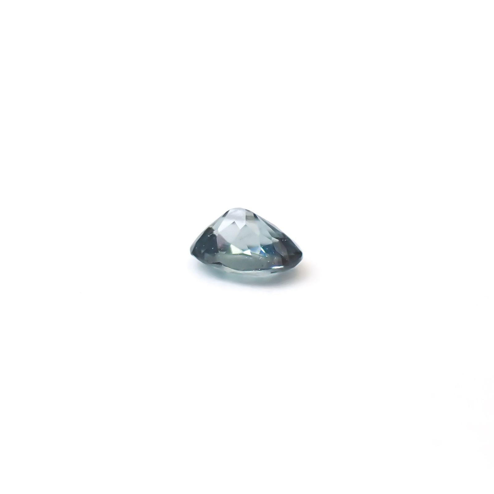 サファリン スリランカ産 0.11ct / 3.4x2.5mm前後 [260432050]