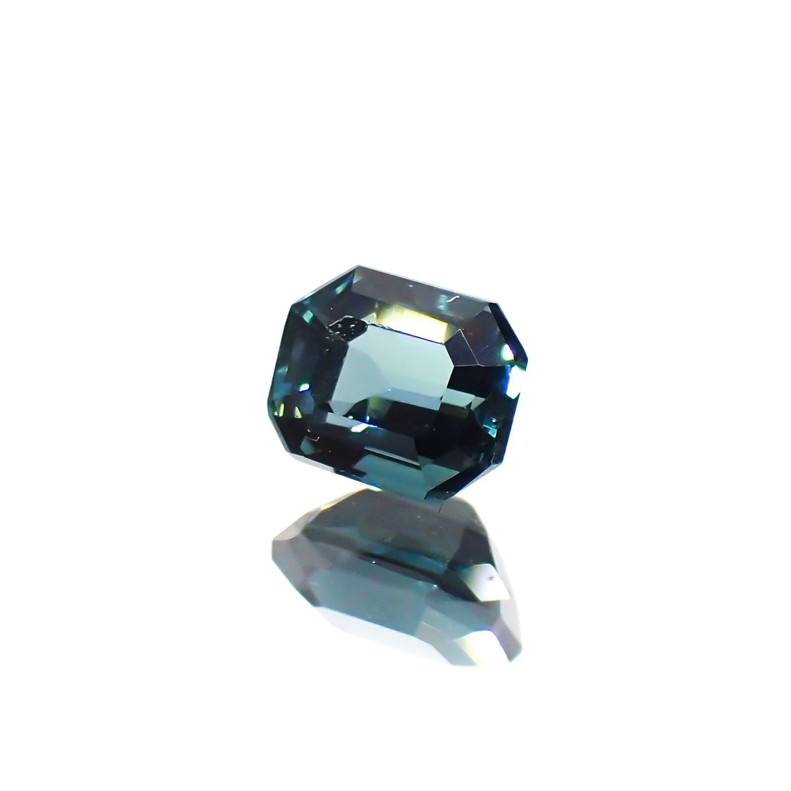ブルートルマリン(宝石名トルマリン)アフガニスタン産 0.52ct 識別済[220115317]5.1x4mm前後