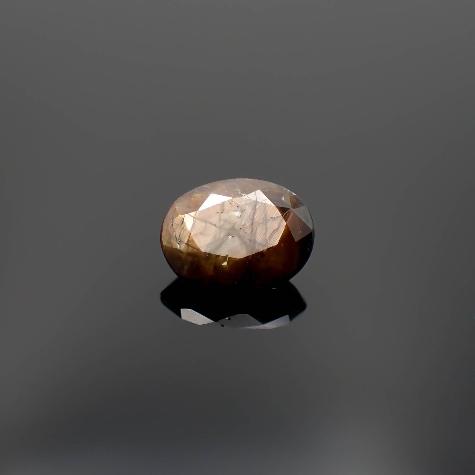ゴールドシーンサファイア非加熱 ケニア産 2.84ct[230321327]9.4x7.1mm前後