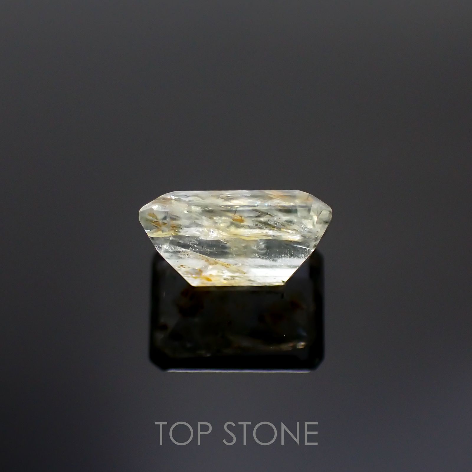 オーロラアクアマリン ブラジル産 1.79ct[220114404]8.4x6.3mm前後