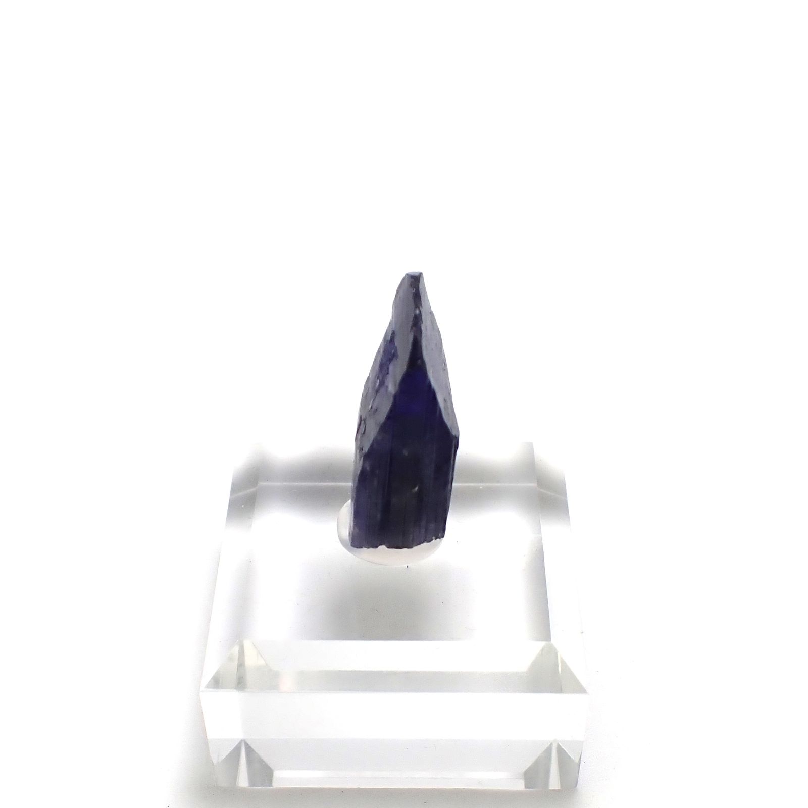 バイカラータンザナイト原石 タンザニア産 アクリル台座付き 50.31ct(10.06g) / 10.5x16.7x30.1mm前後 [260632369]