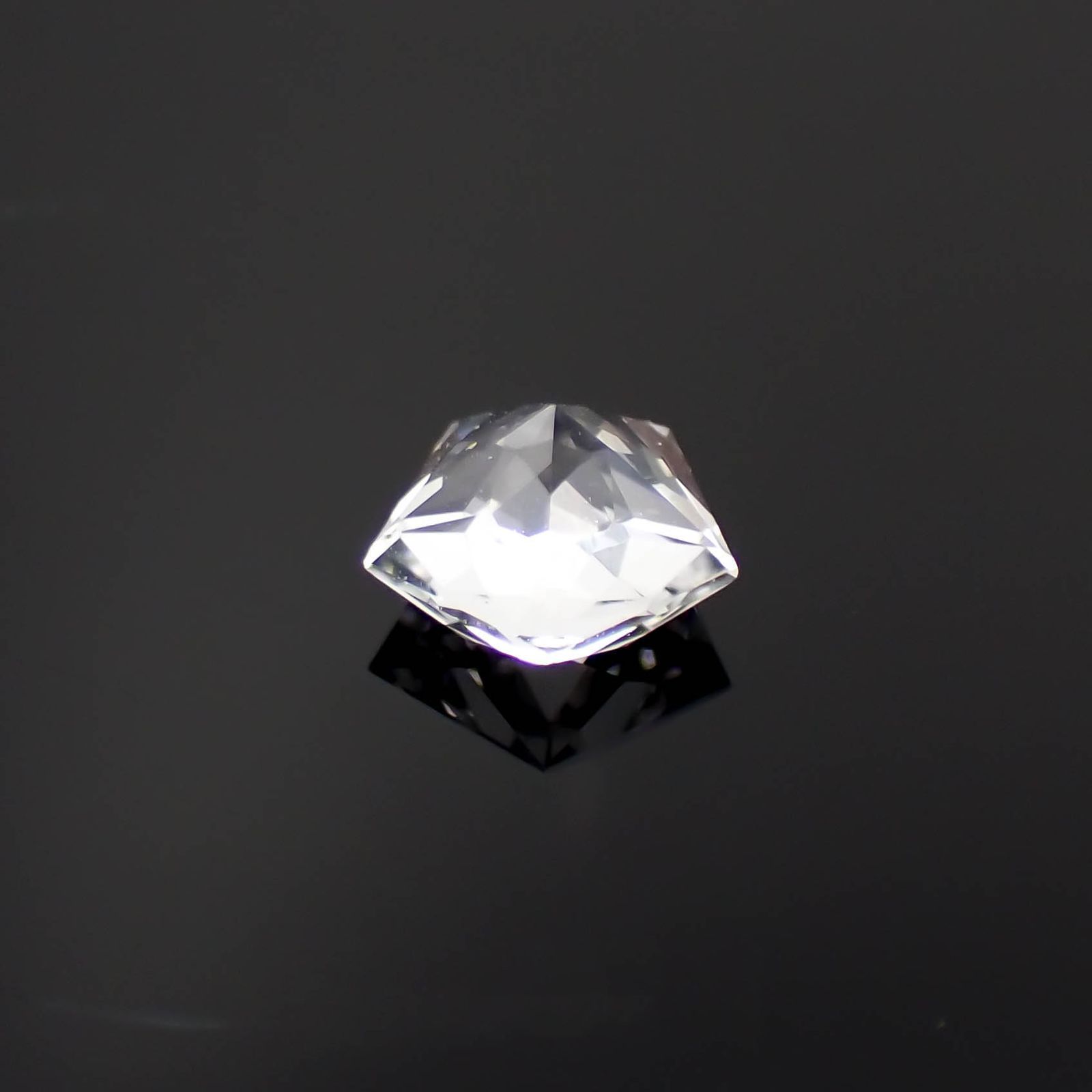 ◇カスタムペンタゴンカット◇ゴッシェナイト(宝石名ゴッシェナイト)ブラジル産 0.54ct 識別済[221219391]5.3x5.7mm前後