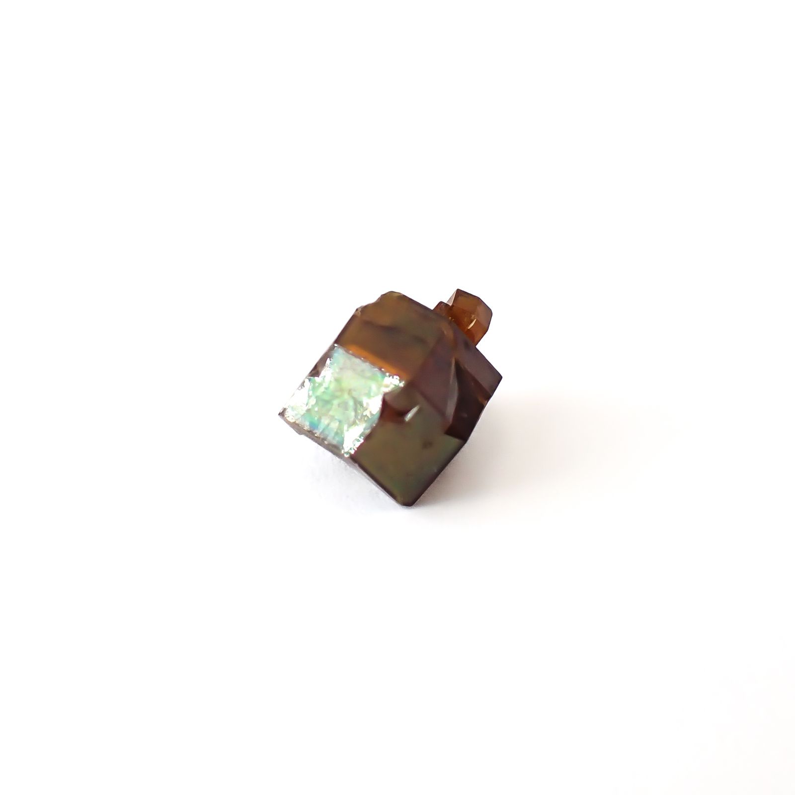 レインボーガーネット原石3個セット 日本・奈良県産 15.88ct(3pcs合計) / 9.1-11.0x8.0-9.4mm前後 [260432082]