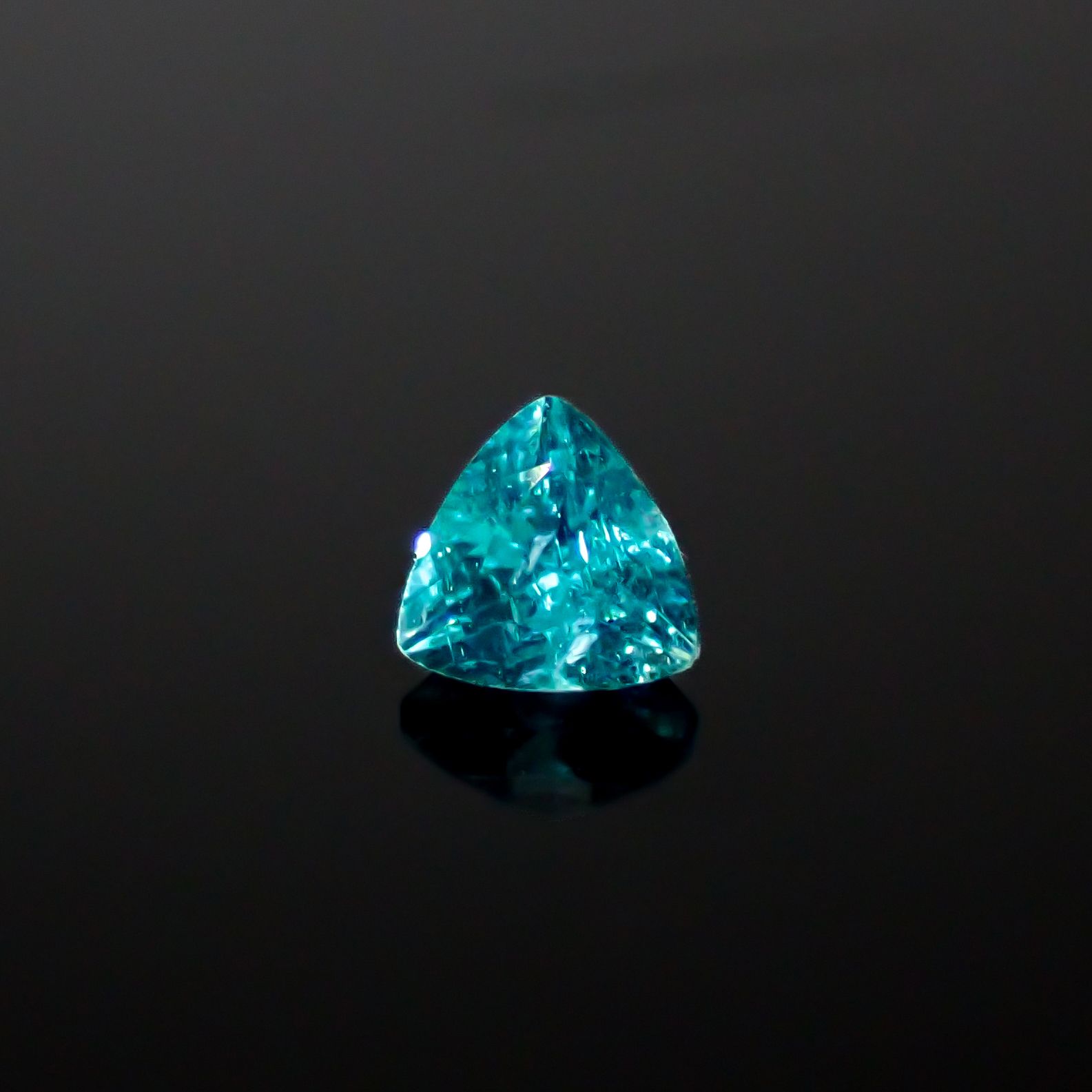 パライバトルマリン ブラジル産 0.11ct[240928743]2.9x2.9mm前後