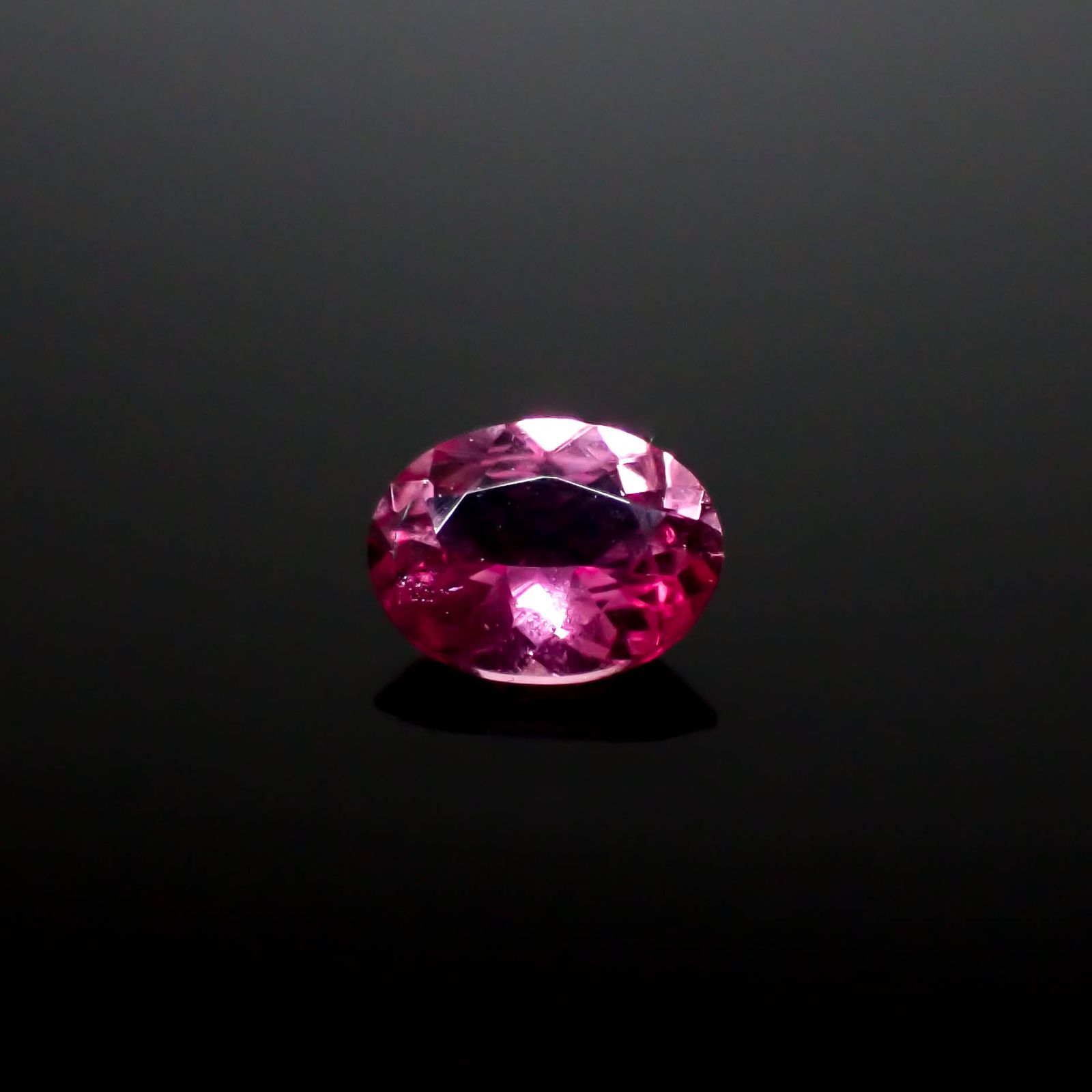 ピンクサファイア ビルマ/モザンビーク産 0.36ct[240929062]5.2x3.9mm前後