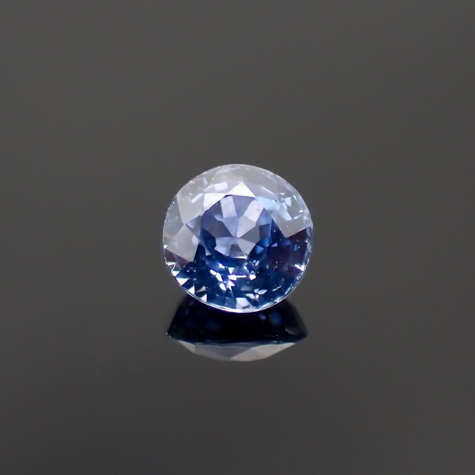 アイスブルーサファイア(宝石名サファイア)スリランカ/マダガスカル産 0.31ct 識別済[230722697]3.8x3.7mm前後