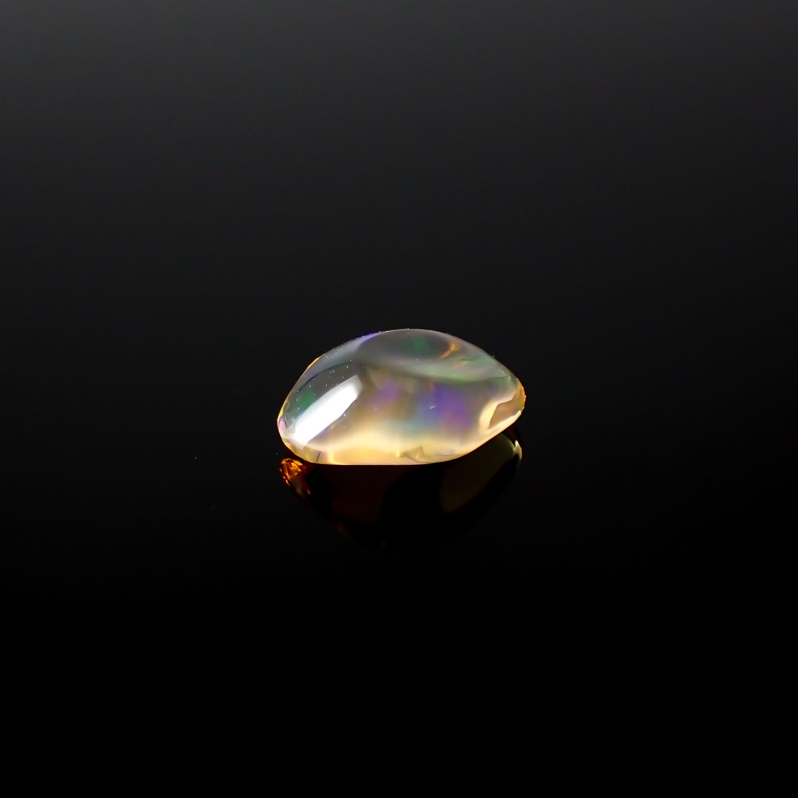 ファイヤーオパール 原石 メキシコ産 0.78ct[240125266]8x5.2mm前後