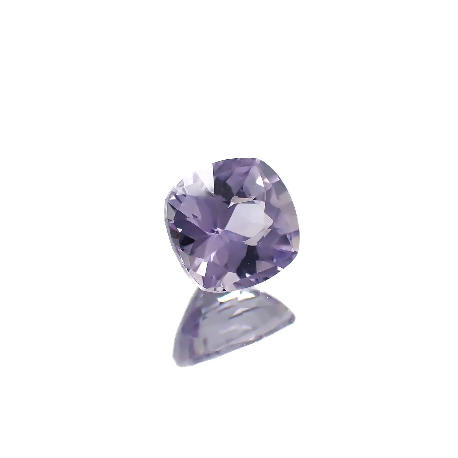 ラベンダーサファイア(宝石名サファイア)スリランカ/マダガスカル産 識別済 0.71ct / 5.1x4.8mm前後 [220817463]