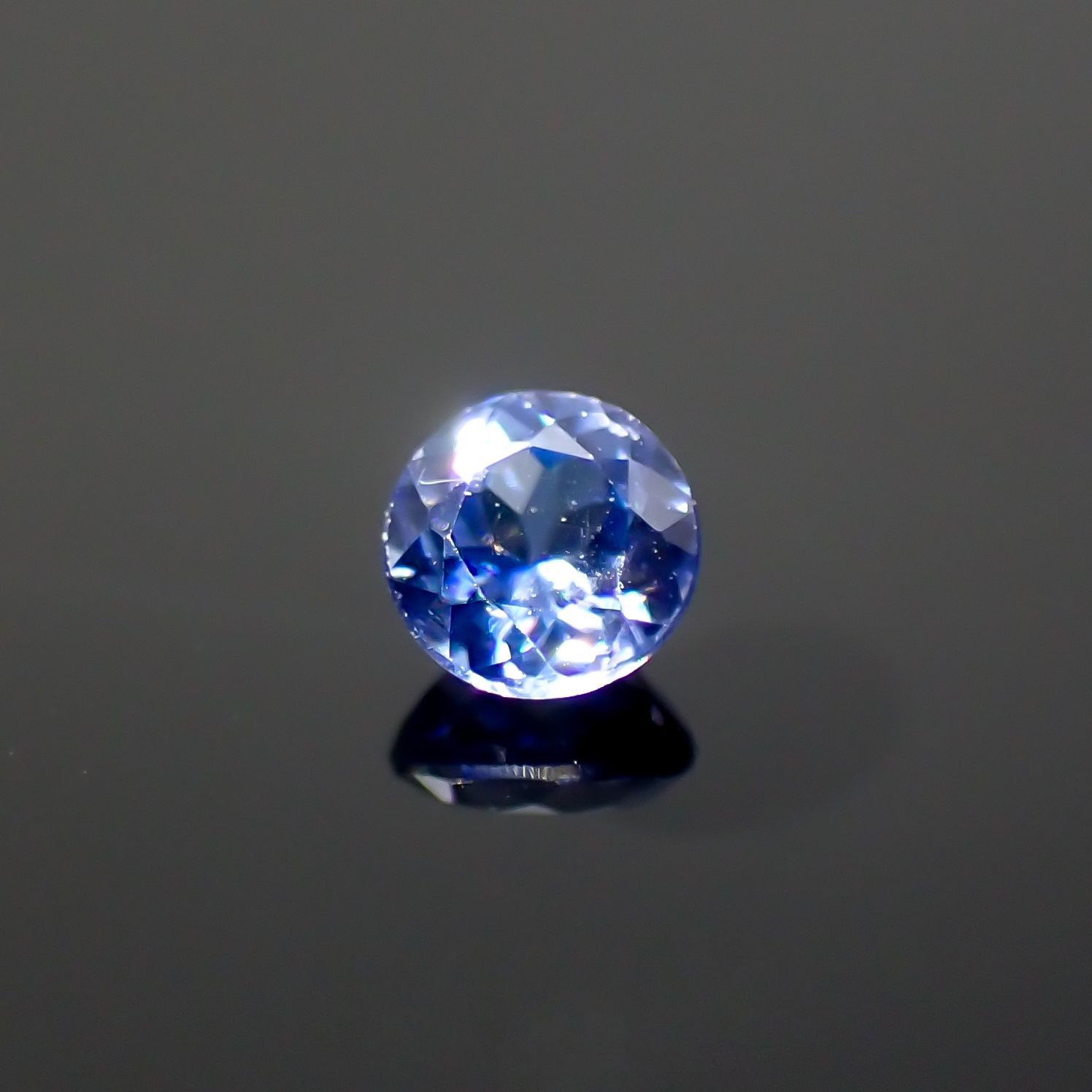 ベニトアイト(宝石名ベニトアイト) アメリカ・カリフォルニア産 0.12ct 識別済[210712165]2.9×2.8mm前後