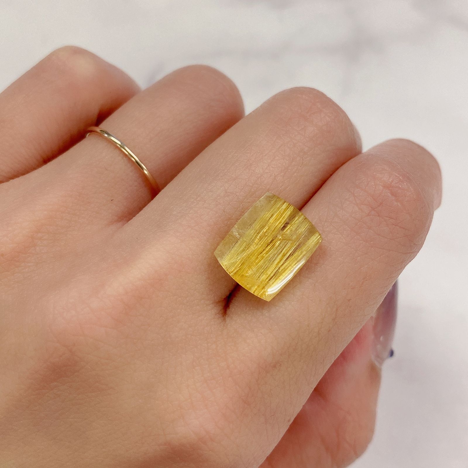 タイチンルチルクォーツ(宝石名ルチルレイテッド・クォーツ) ブラジル産 6.36ct 識別済[21019173]13×10.9mm前後
