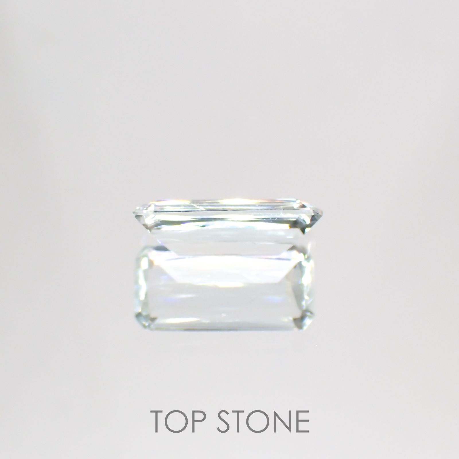 ジェレメジェバイト(宝石名エレメージェバイト) ナミビア産 1.386ct ソ付(彩珠)[20095027]10.3×4.9mm前後