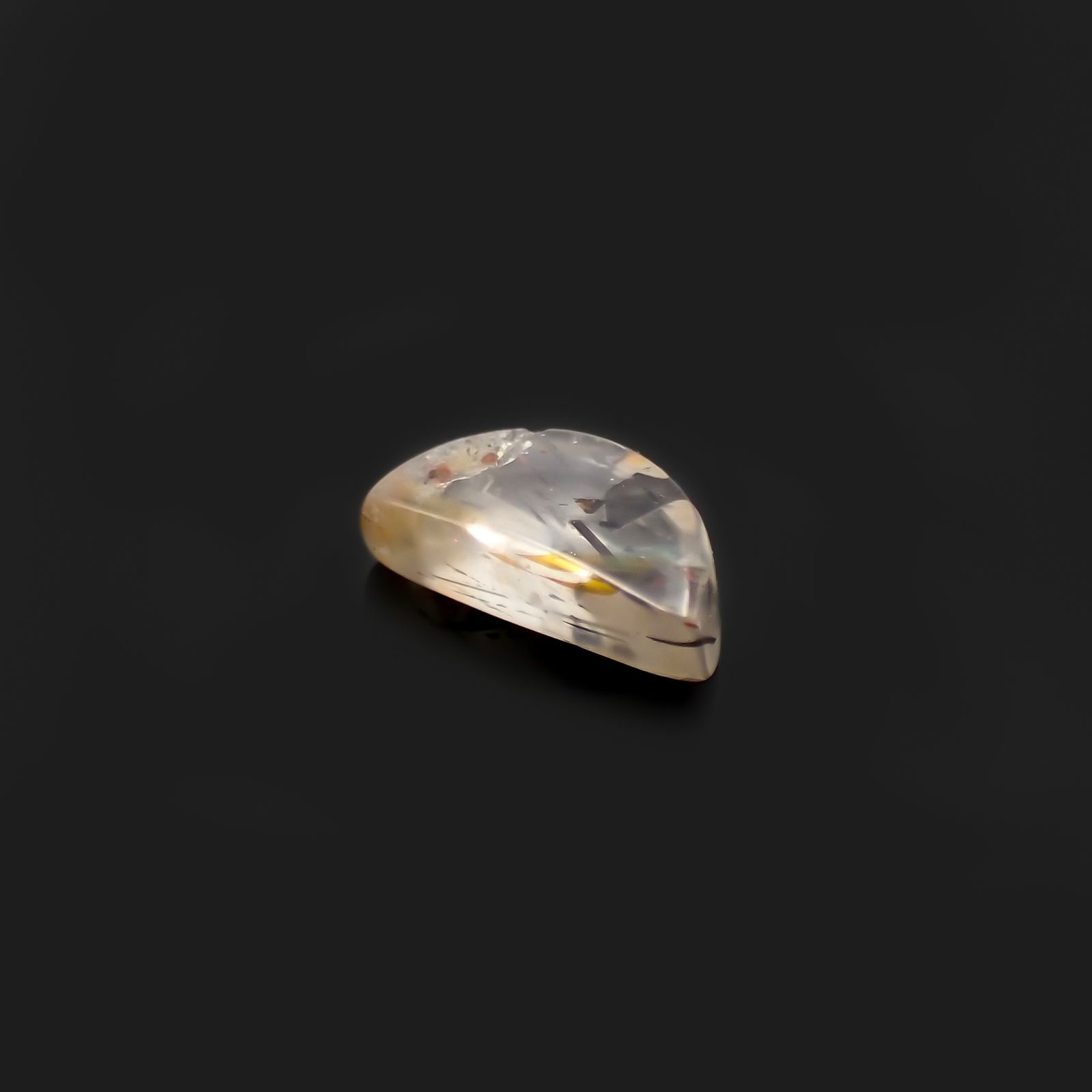 ◇フリーフォーム◇レインボーラティスサンストーン オーストラリア産 0.78ct[230220762]4.2x8.3mm前後