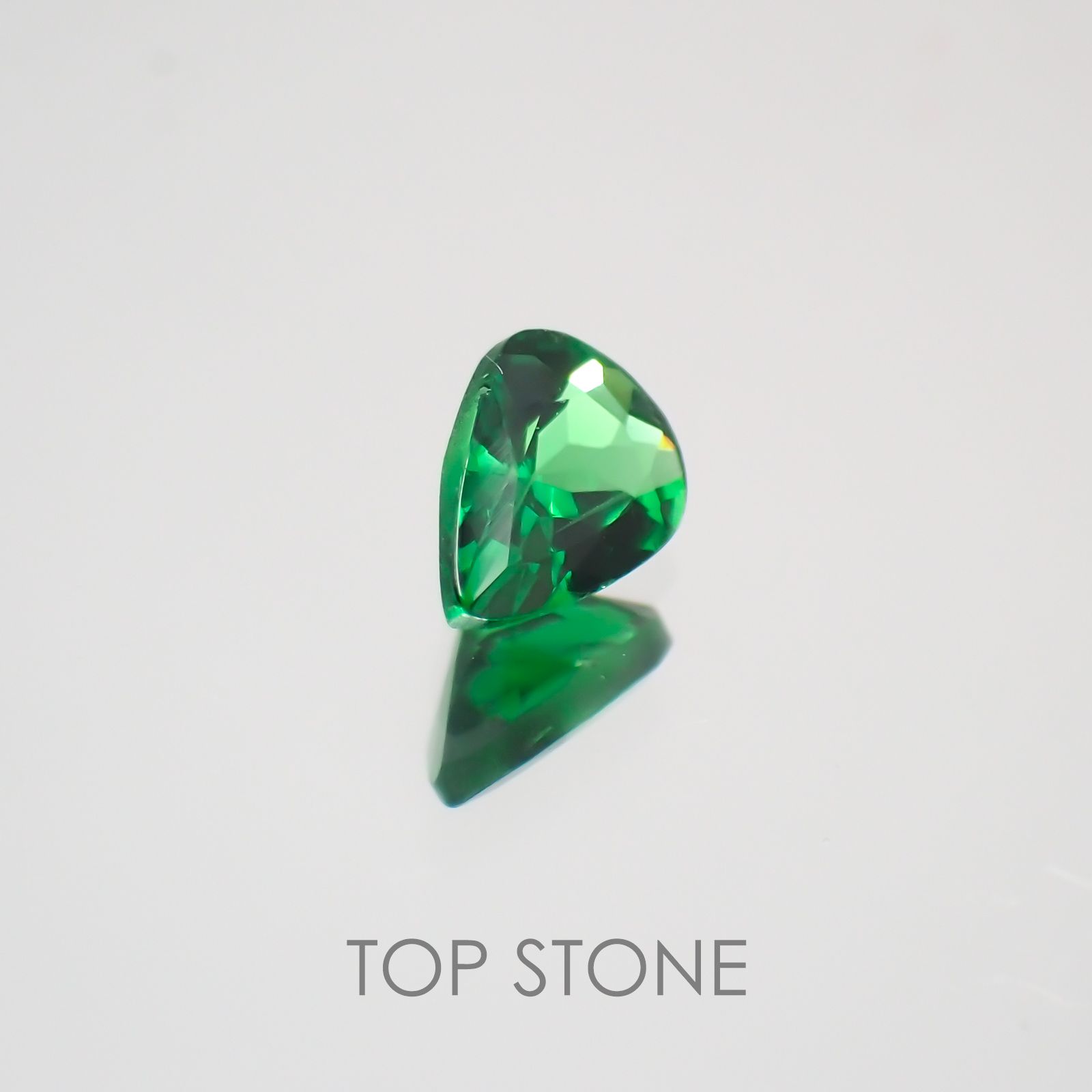 ツァボライト タンザニア産 ルース 0.17ct[21069924]4×3mm前後